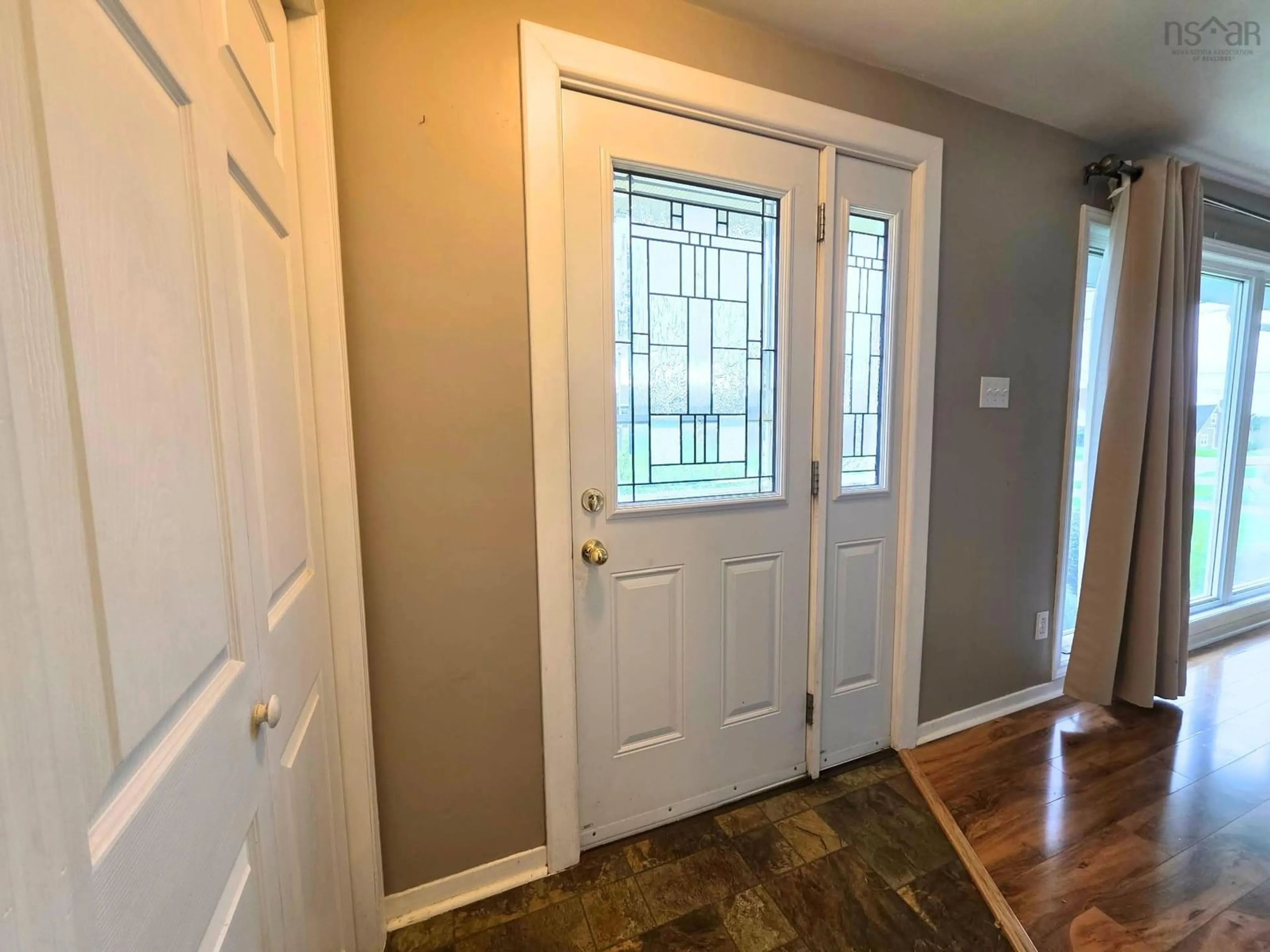Indoor entryway for 59 Lynne Dr, Sydney Nova Scotia B1P 2Z7