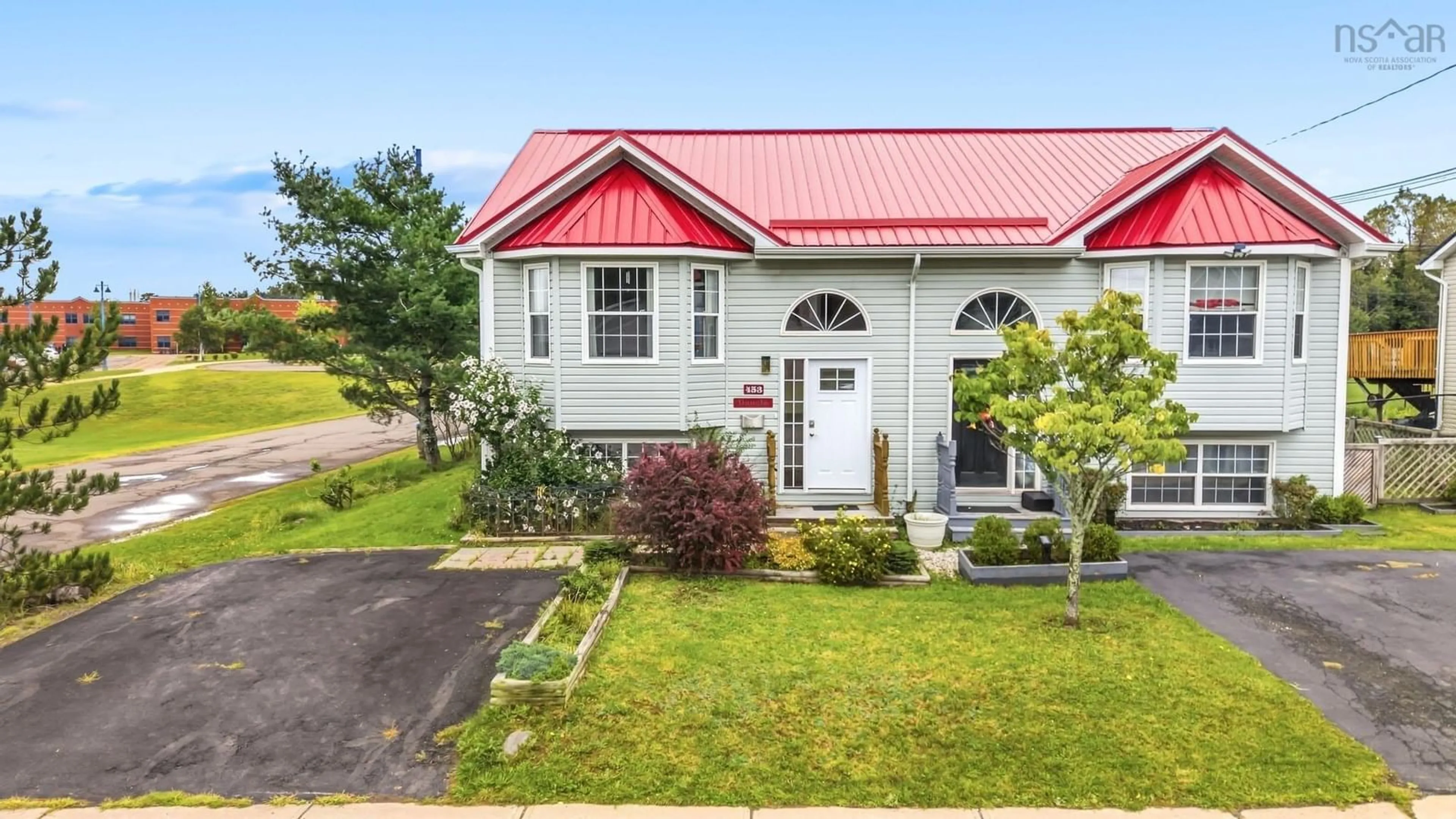 Home with vinyl exterior material, street for 453 Young St, Truro Nova Scotia B2N 3Y8