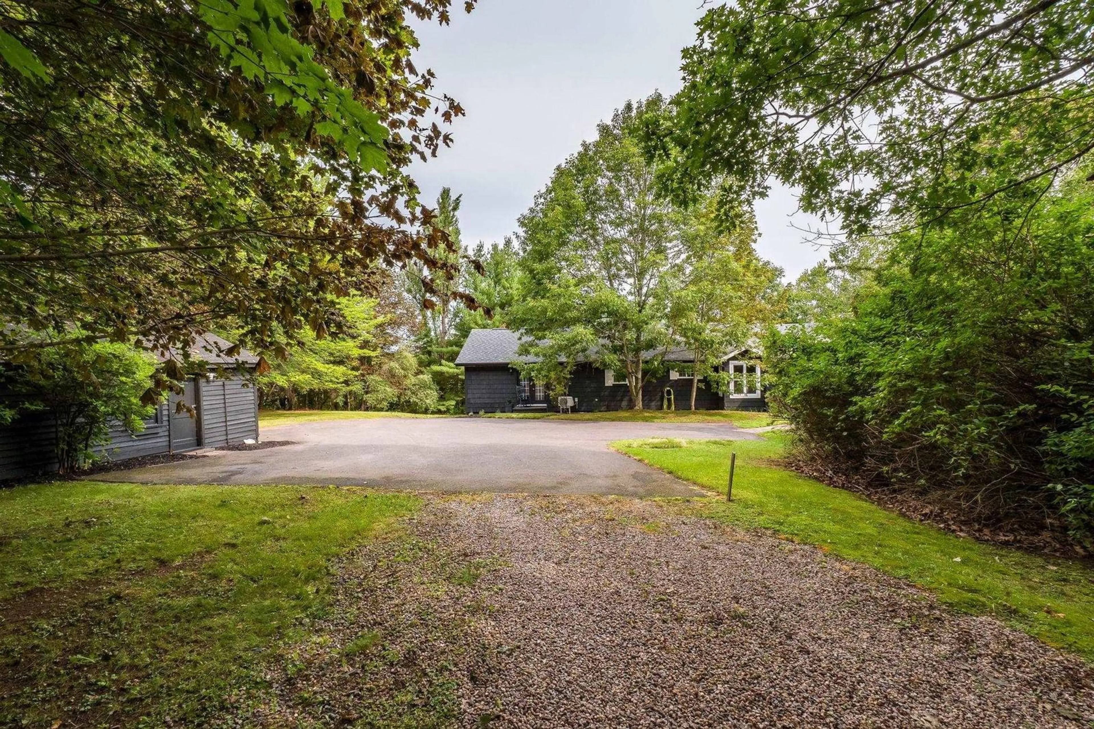 A pic from outside/outdoor area/front of a property/back of a property/a pic from drone, unknown for 256 Park St, Kentville Nova Scotia B4N 1M8