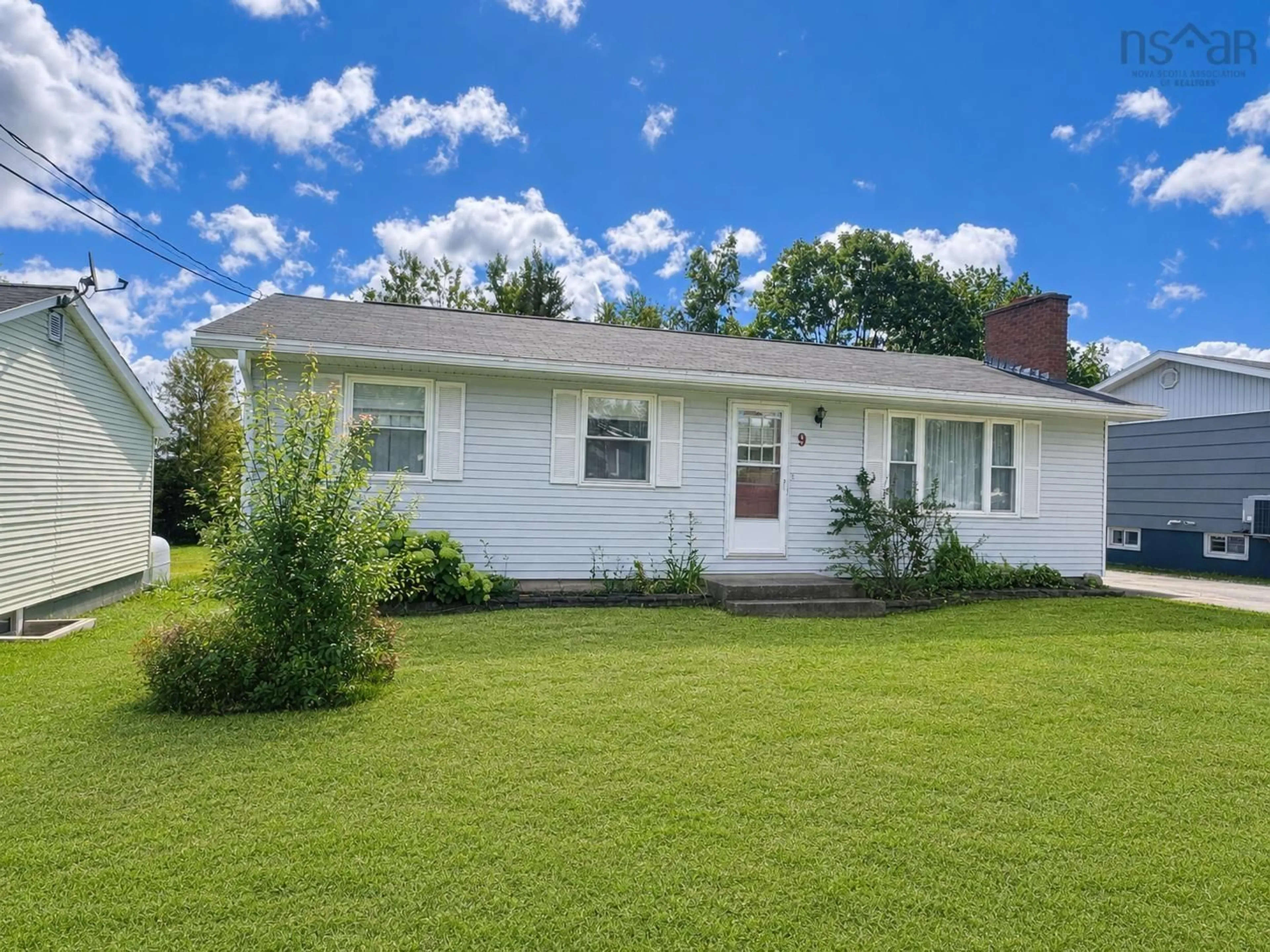 Home with vinyl exterior material, unknown for 9 Ross St, Antigonish Nova Scotia B2G 1C6