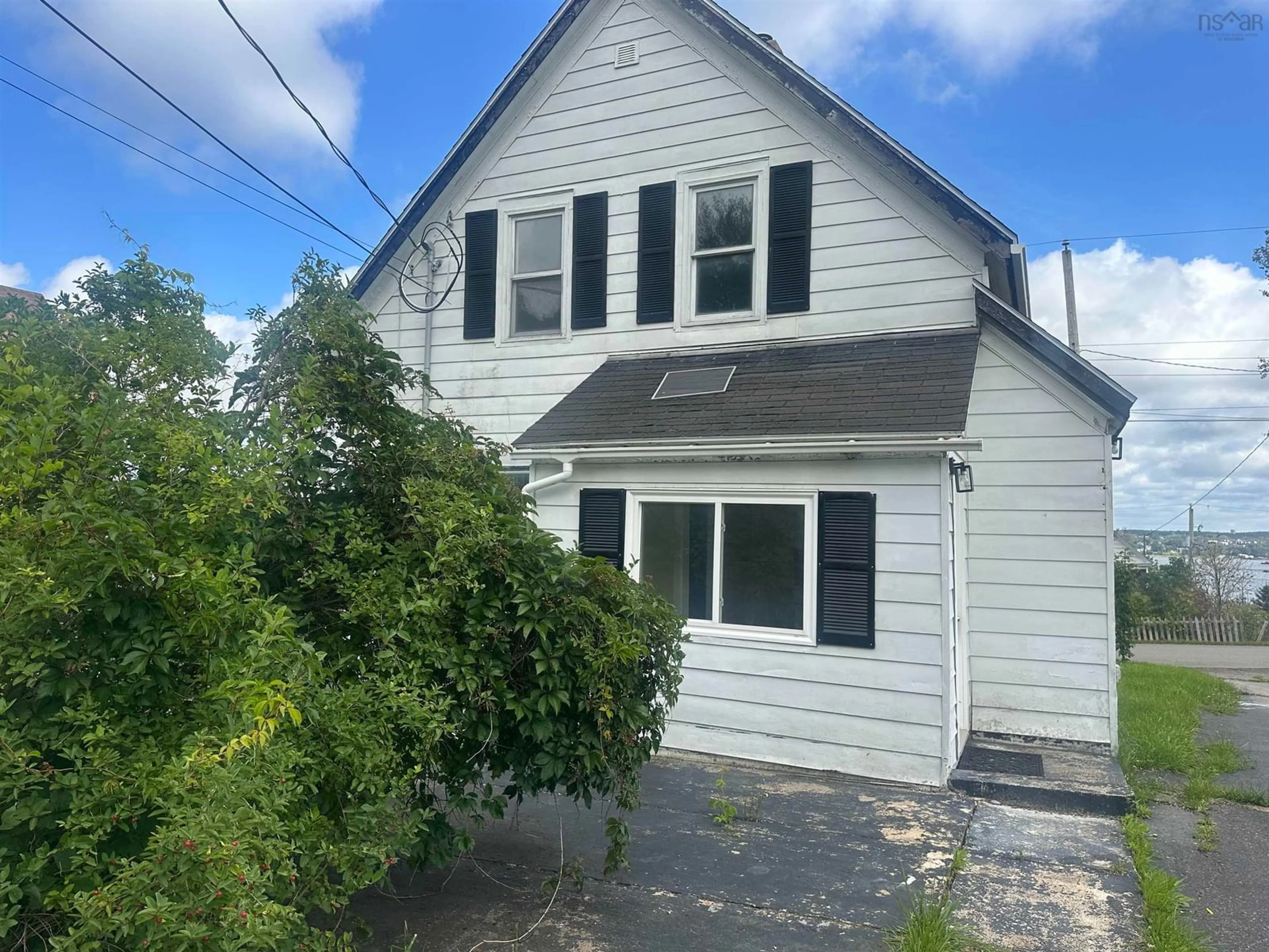 A pic from outside/outdoor area/front of a property/back of a property/a pic from drone, street for 445 Murray St, Mulgrave Nova Scotia B0E 2G0