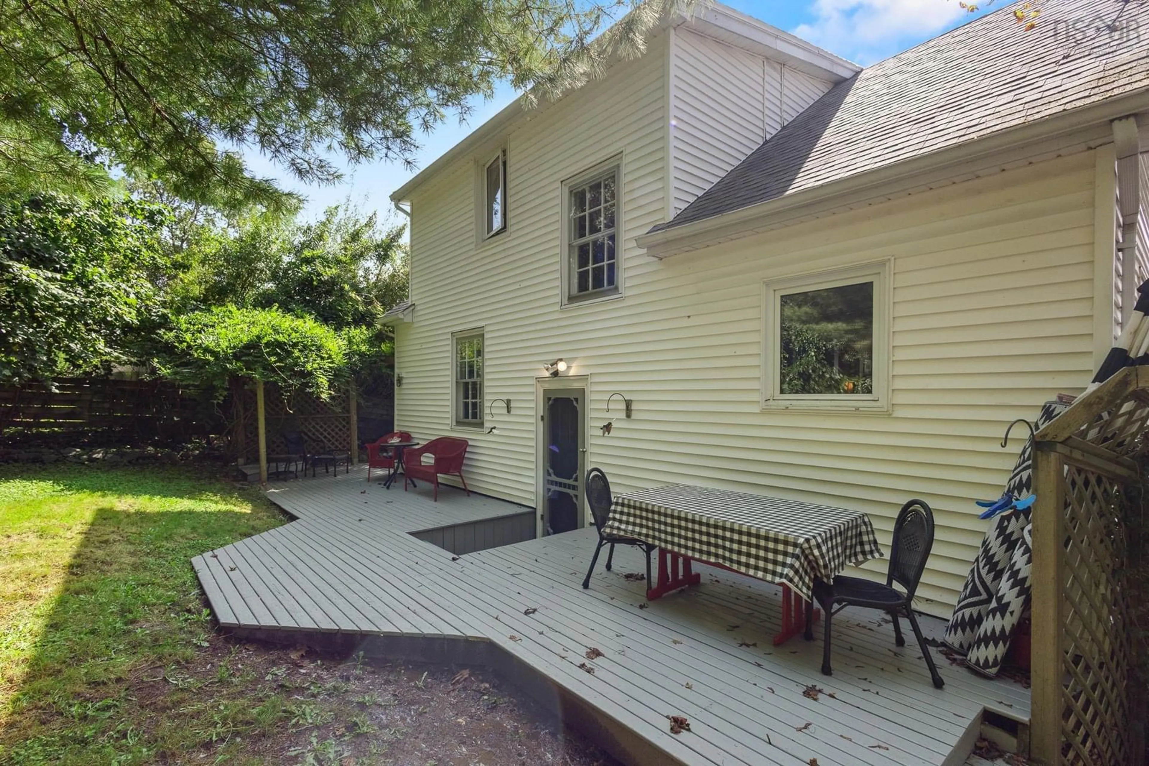 Patio, street for 11 Dunolly St, Dartmouth Nova Scotia B2Y 2Z6
