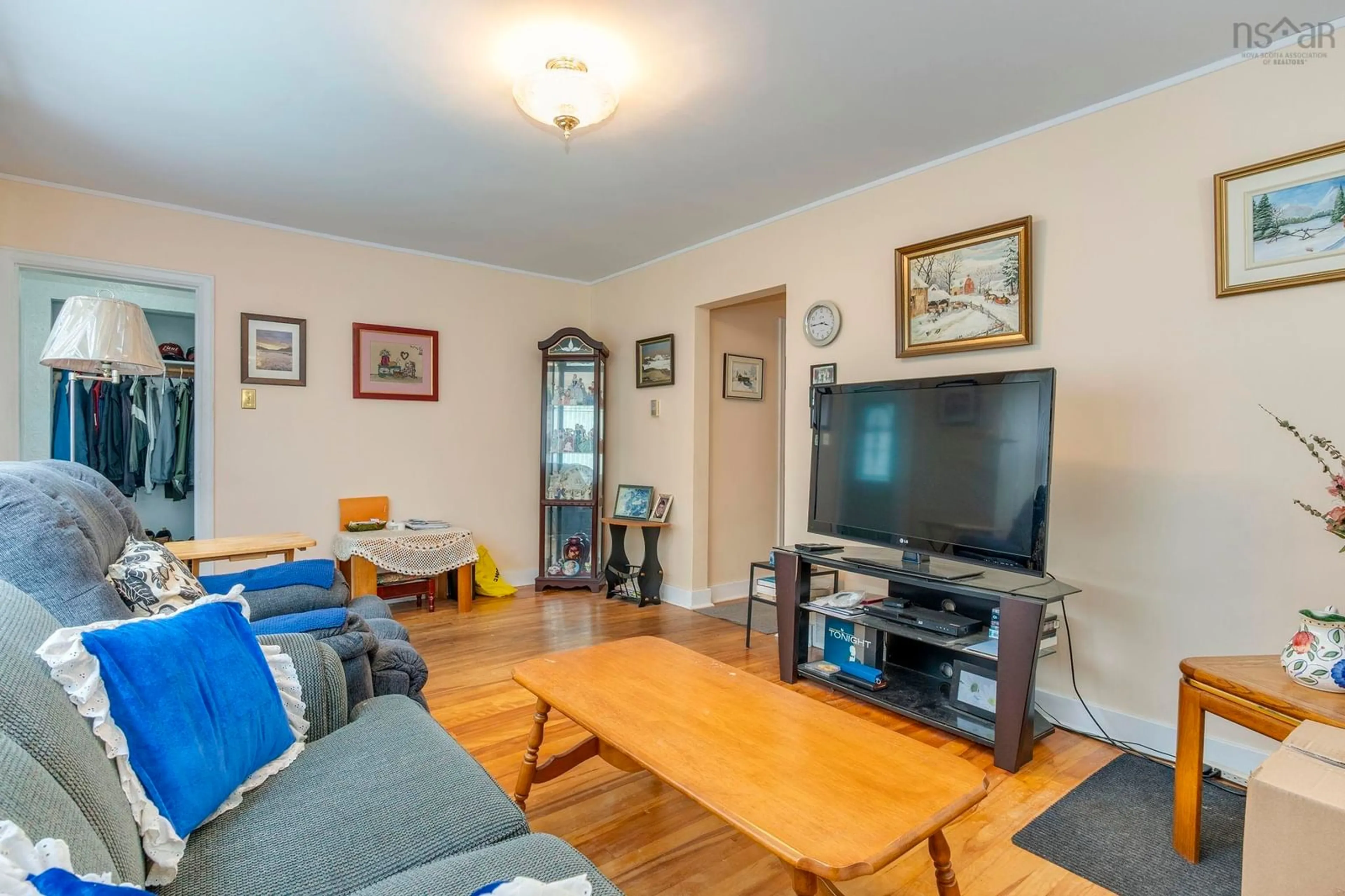 Living room with furniture, unknown for 31 Auburn Ave, Halifax Nova Scotia B3R 1K4