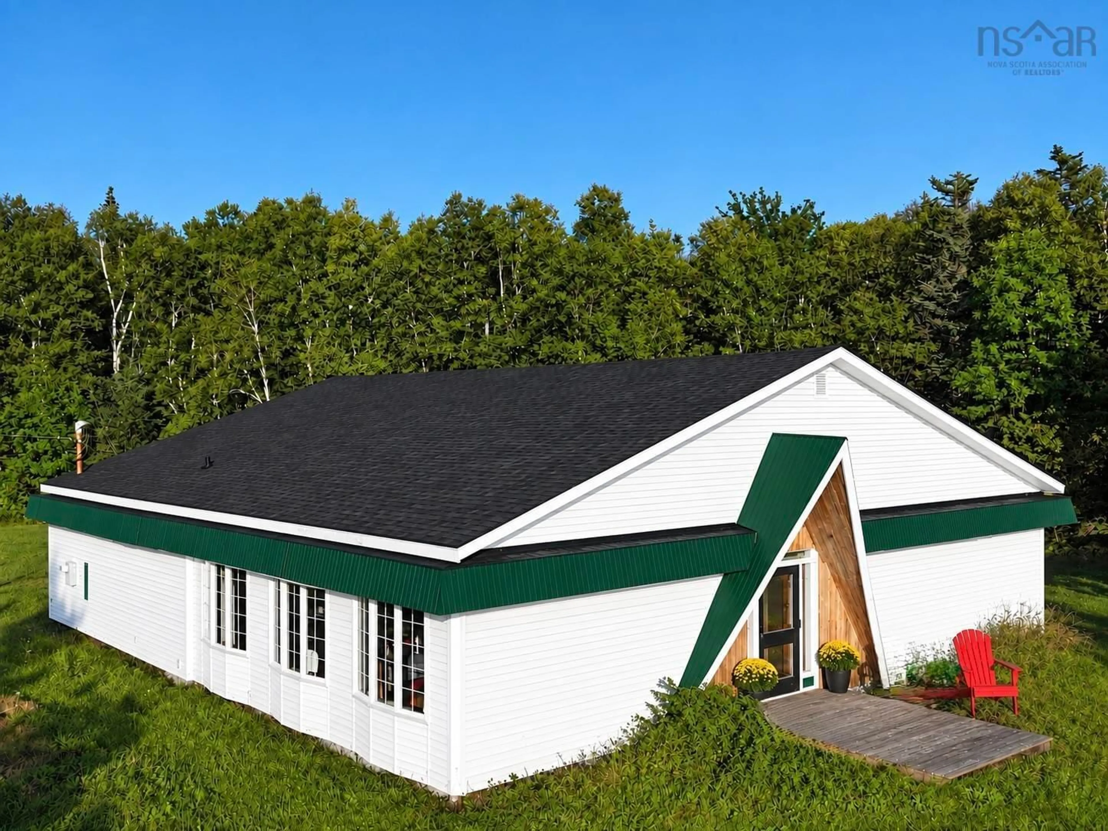 Home with vinyl exterior material, building for 165552 Highway 19, Inverside Nova Scotia B0E 1N0