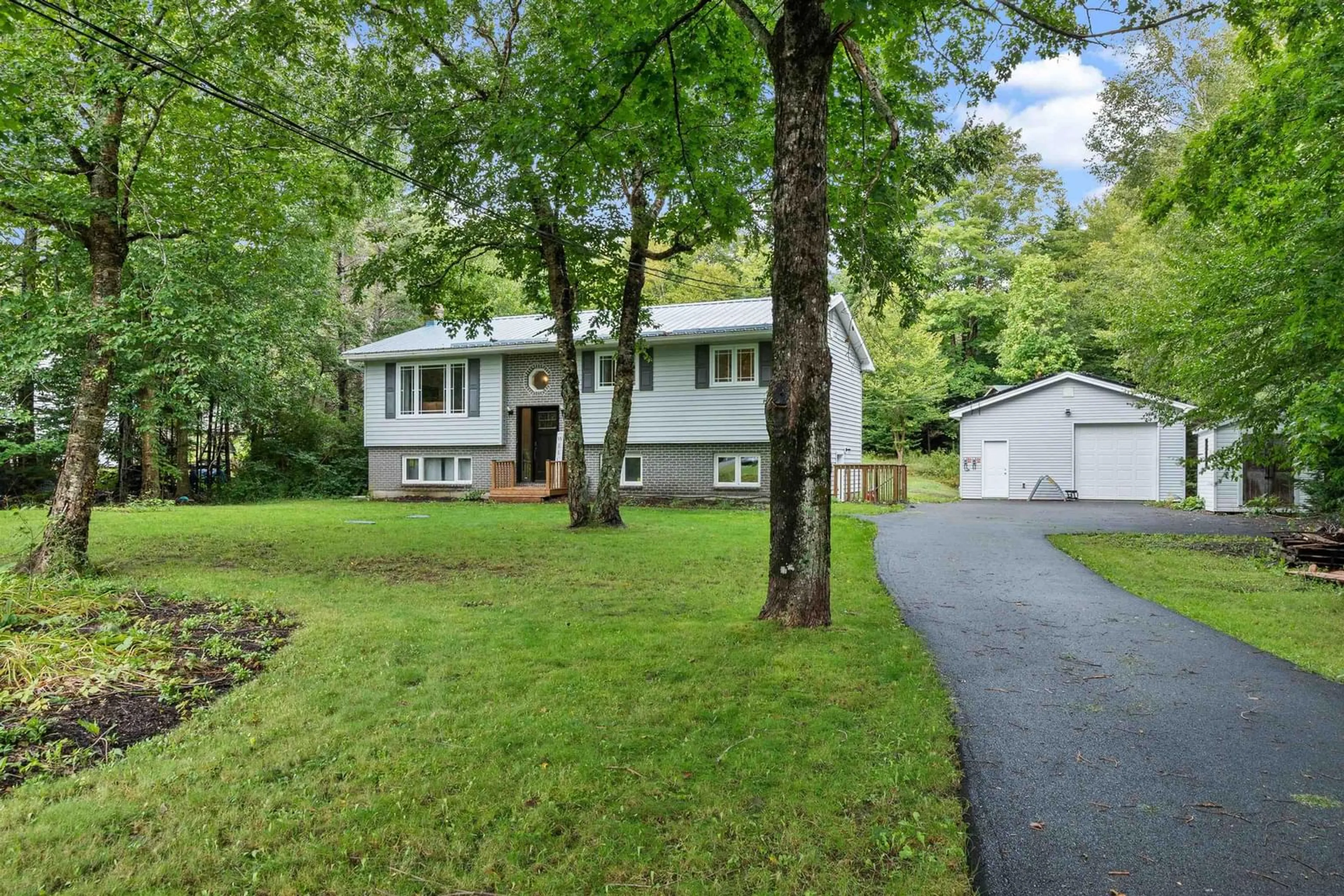 Home with vinyl exterior material, unknown for 7 Brian Andrew St, Lake Echo Nova Scotia B3E 1M4