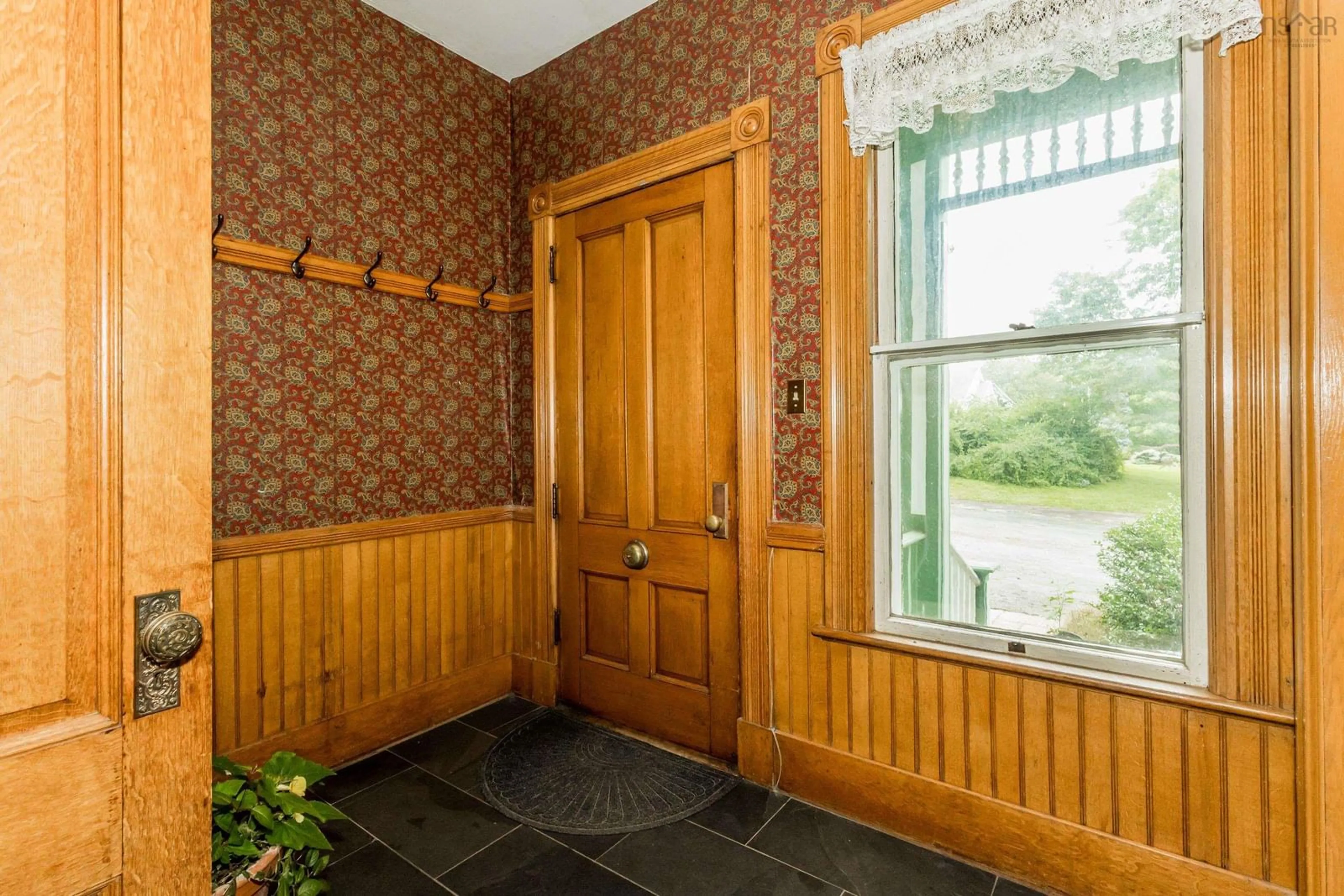 Indoor entryway for 1330 Belcher St, Port Williams Nova Scotia B0P 1T0