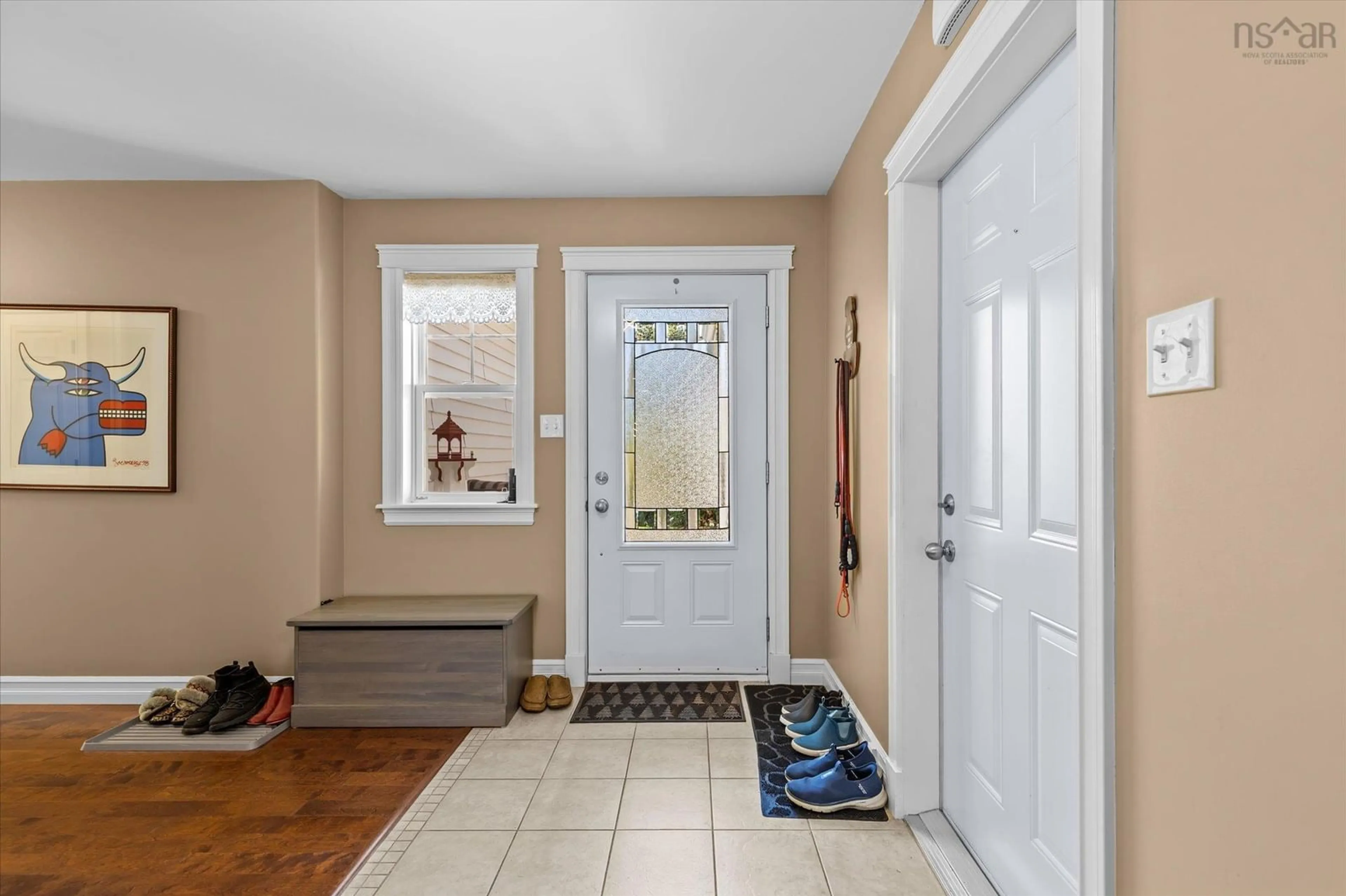 Indoor entryway for 48 Acorn Dr, Bridgewater Nova Scotia B4V 8Z3