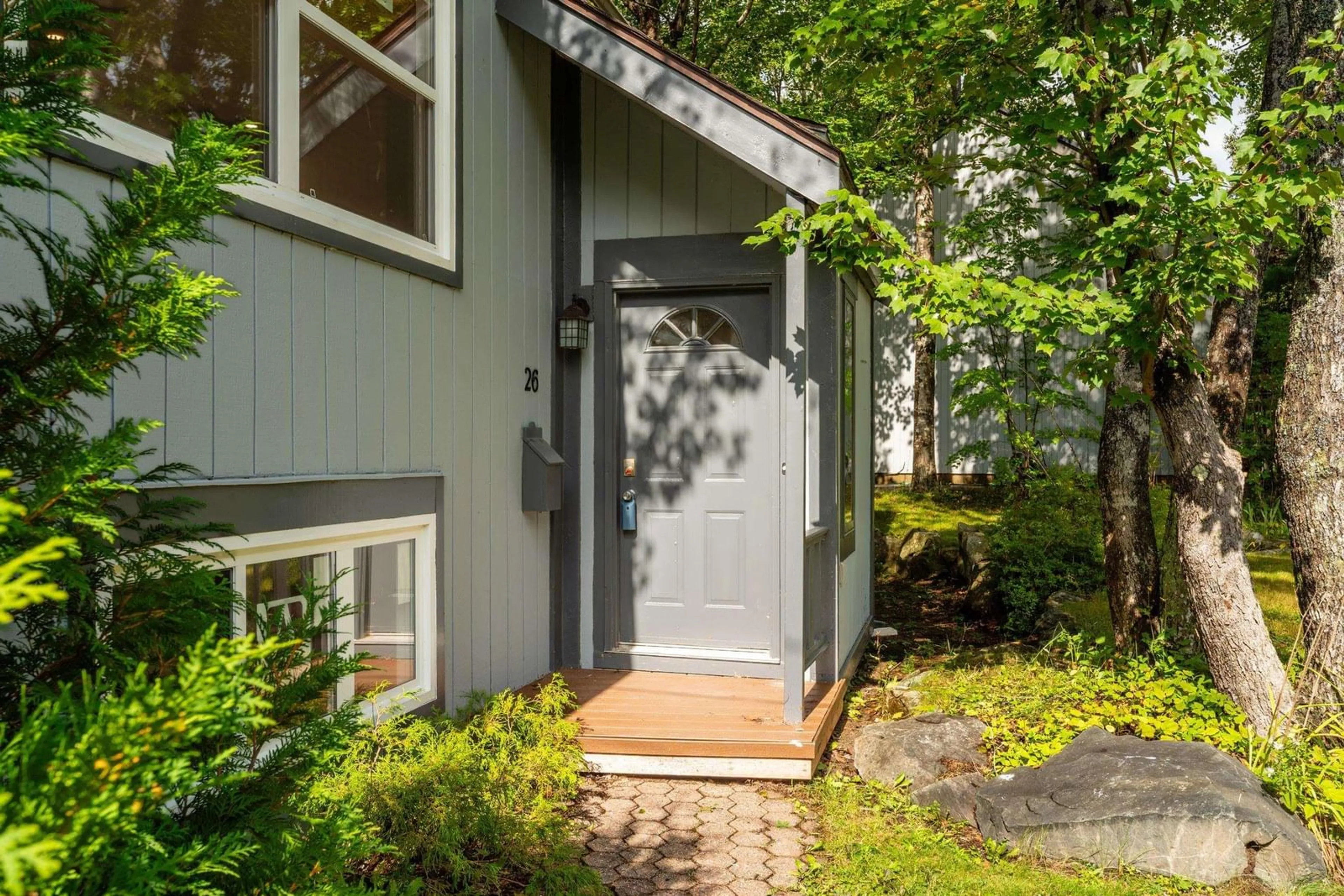Indoor entryway for 26 Village Cres, Bedford Nova Scotia B4A 1J2