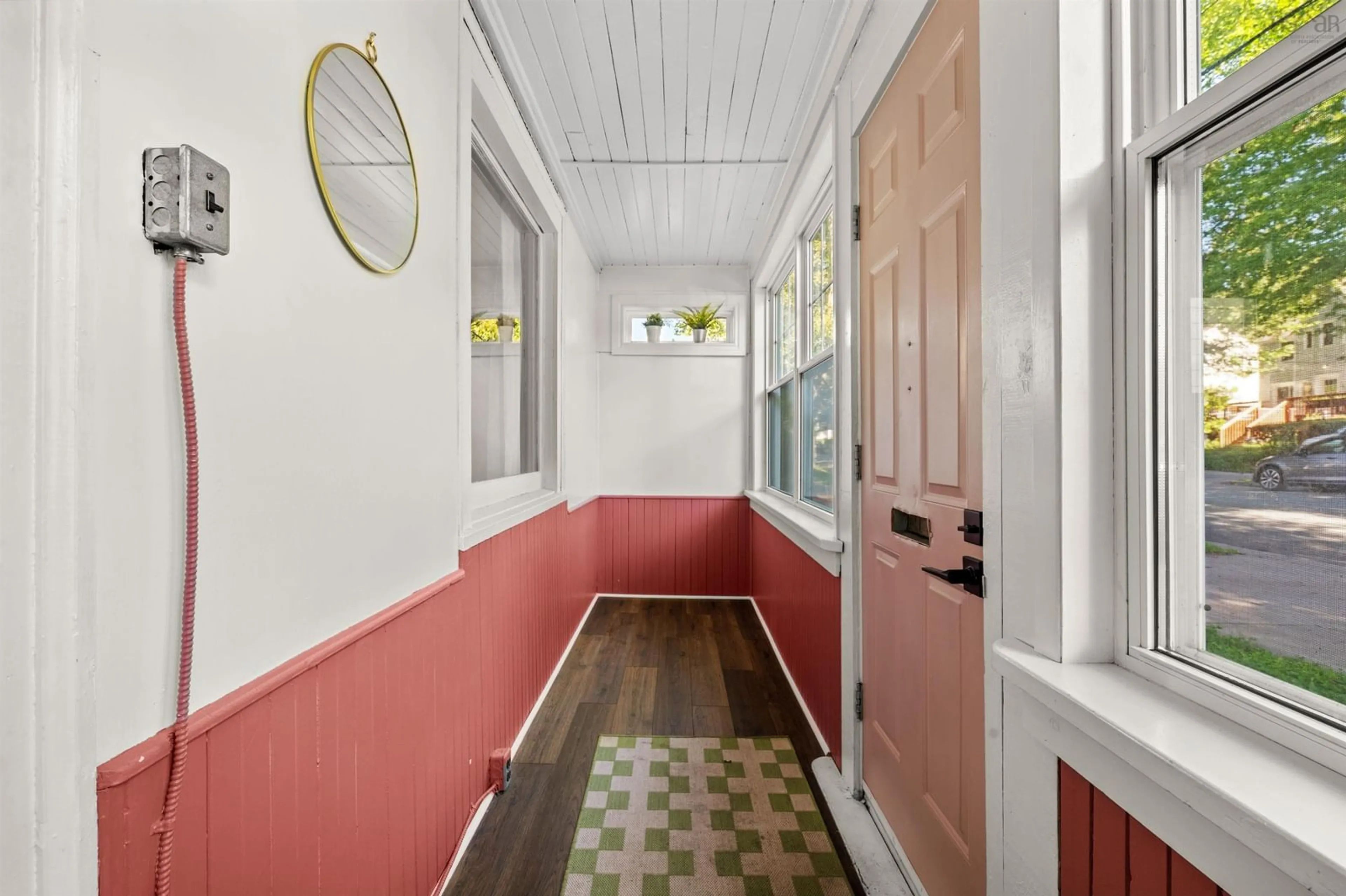 Indoor entryway for 6385 Liverpool St, Halifax Nova Scotia B3L 1Y1