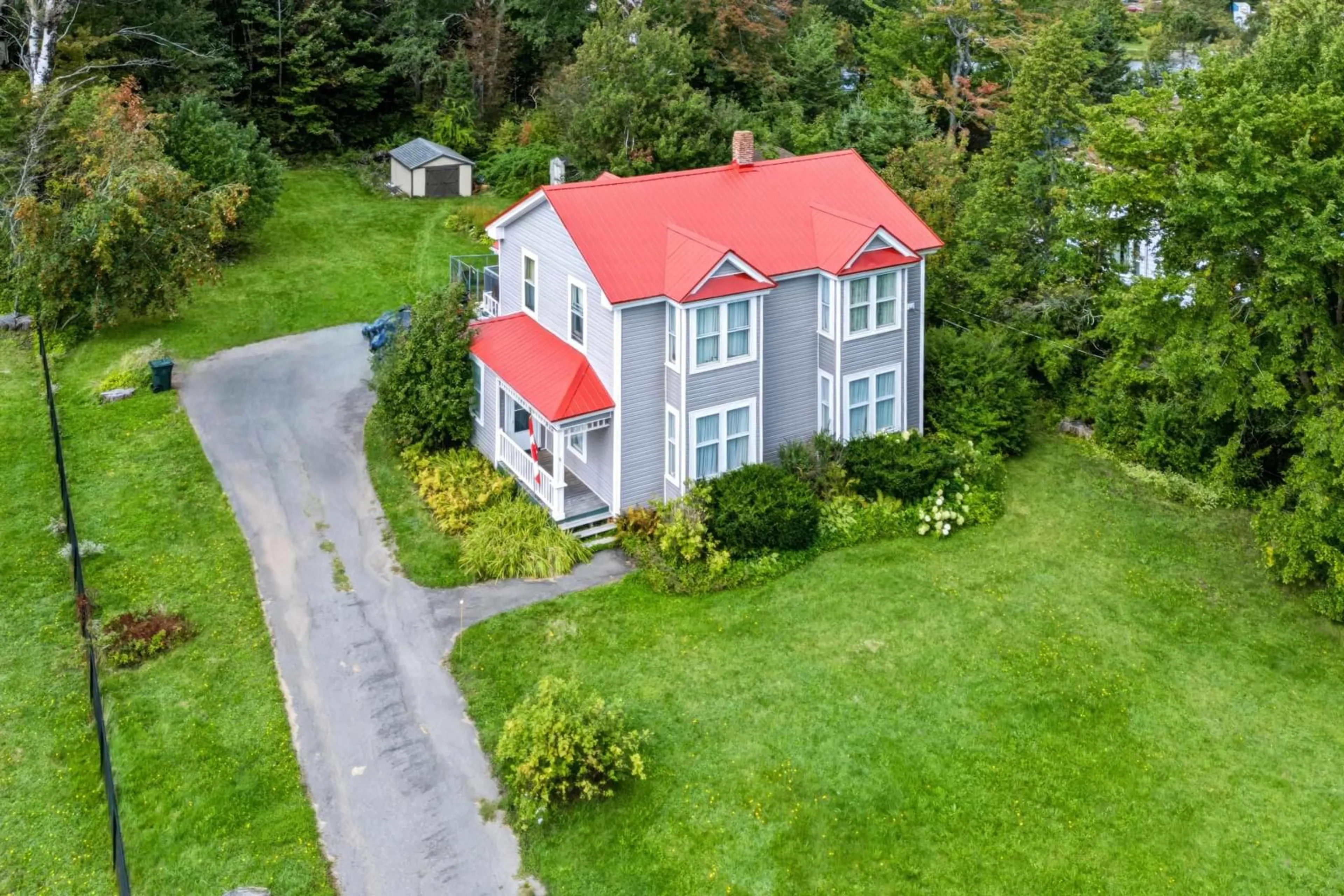 A pic from outside/outdoor area/front of a property/back of a property/a pic from drone, unknown for 13 Mcdougall St, Springhill Nova Scotia B0M 1X0