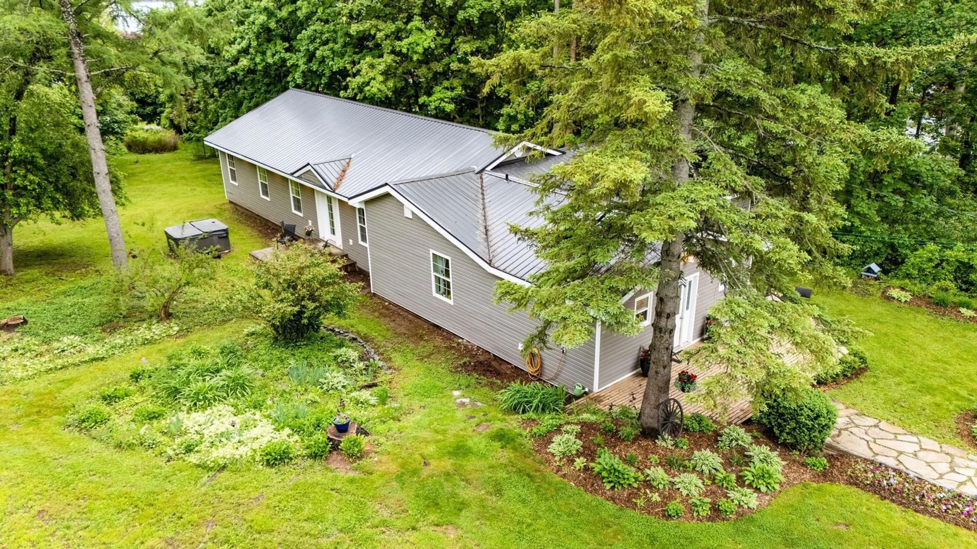 A pic from outside/outdoor area/front of a property/back of a property/a pic from drone, unknown for 33 Grange St, Pictou Nova Scotia B0K 1H0