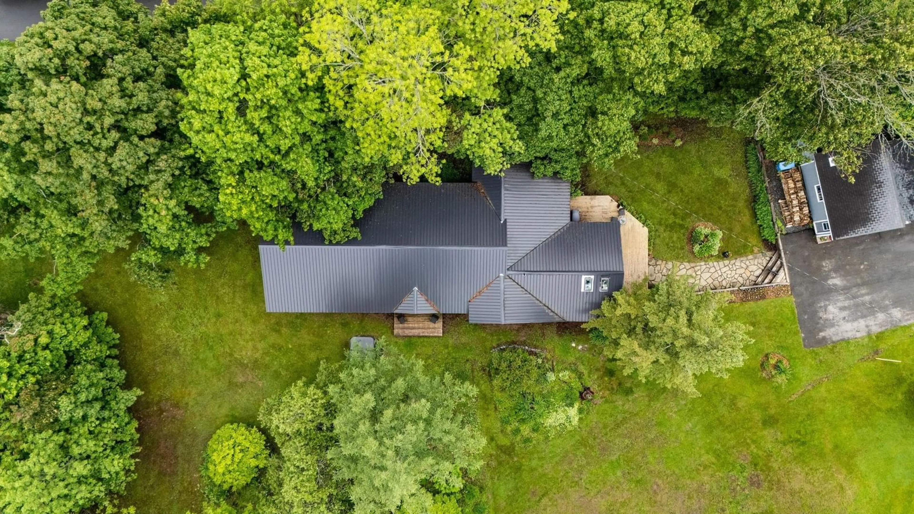 A pic from outside/outdoor area/front of a property/back of a property/a pic from drone, building for 33 Grange St, Pictou Nova Scotia B0K 1H0