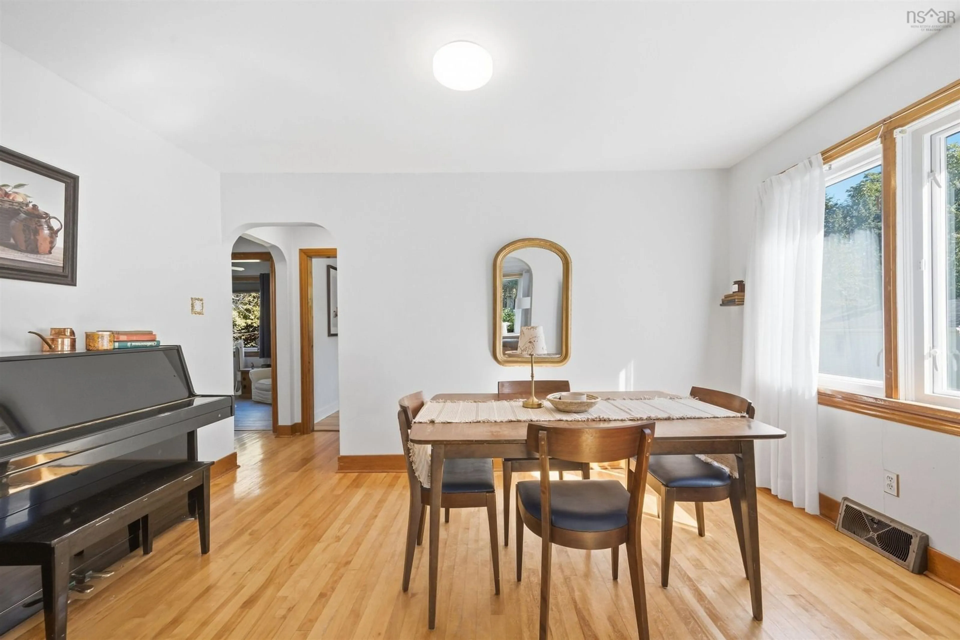 Dining room, wood/laminate floor for 3407 St Andrews Ave, Halifax Nova Scotia B3L 3Y2