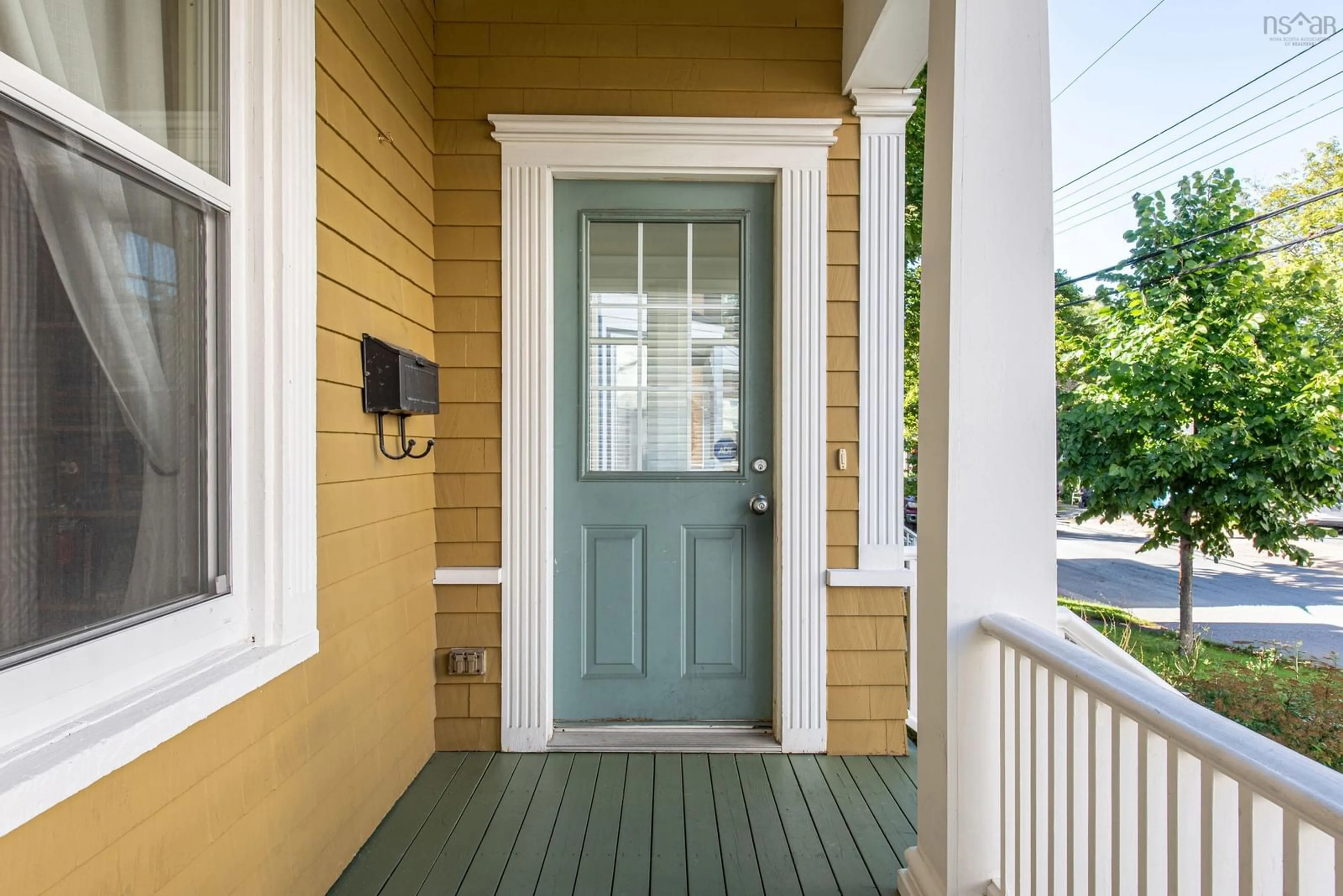 Indoor entryway for 2646 Northwood Terr, Halifax Nova Scotia B3K 3S7
