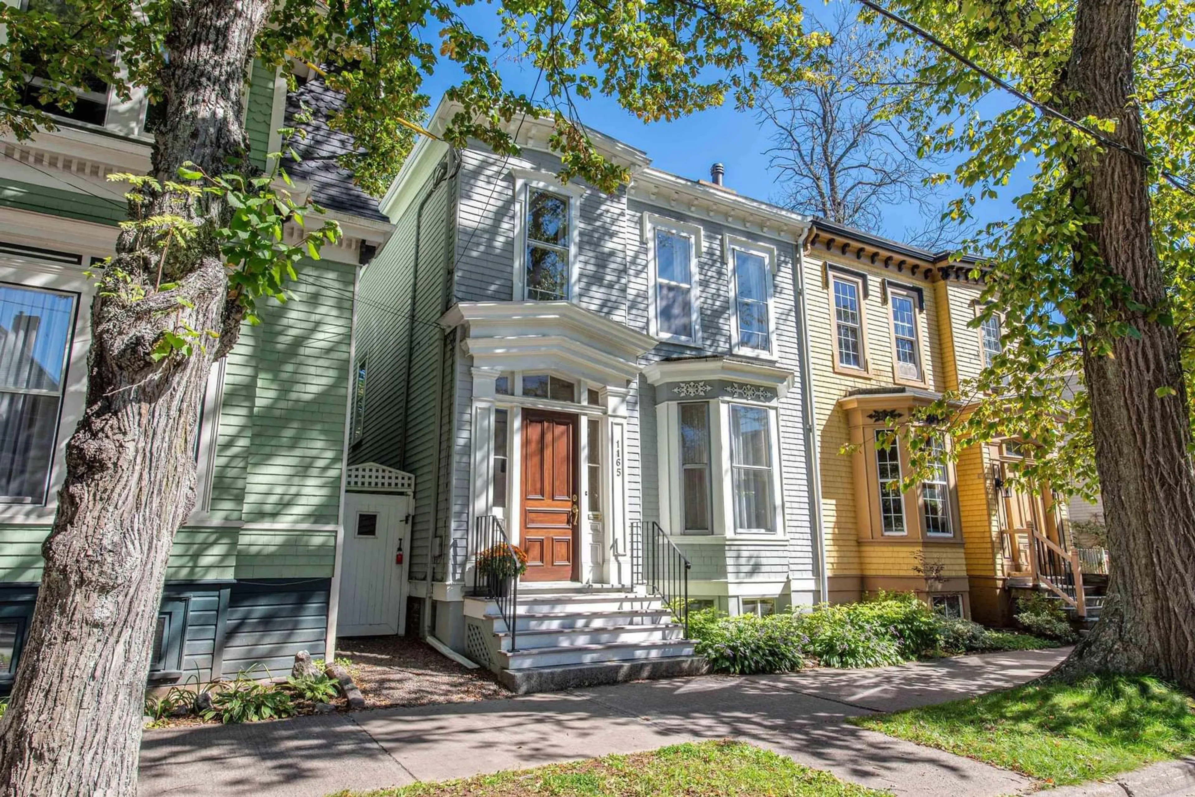 Home with vinyl exterior material, street for 1165 South Park St, Halifax Nova Scotia B3H 2W9