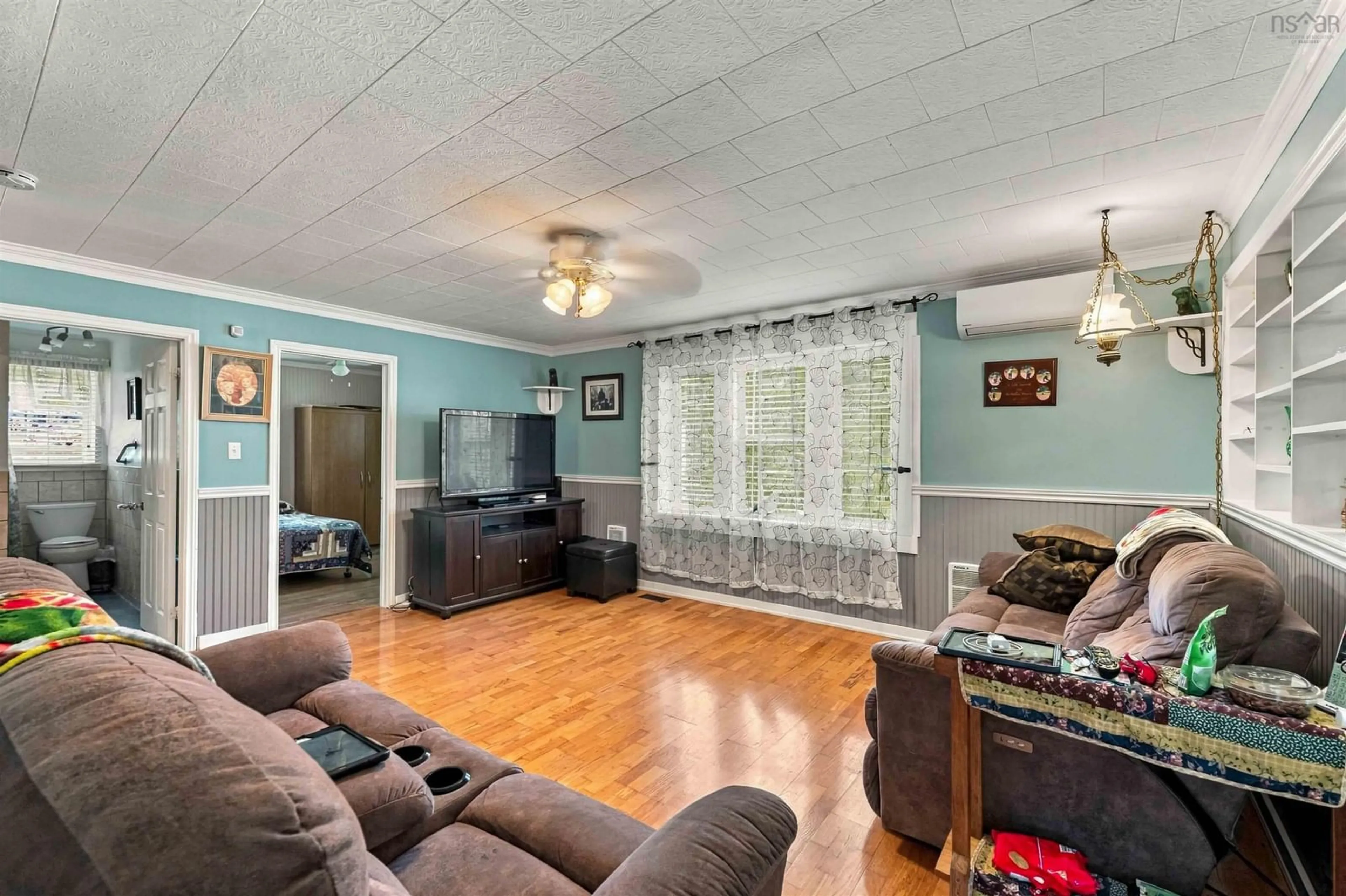 Living room with furniture, unknown for 91 Willow St, Hants Border Nova Scotia B0P 1P0