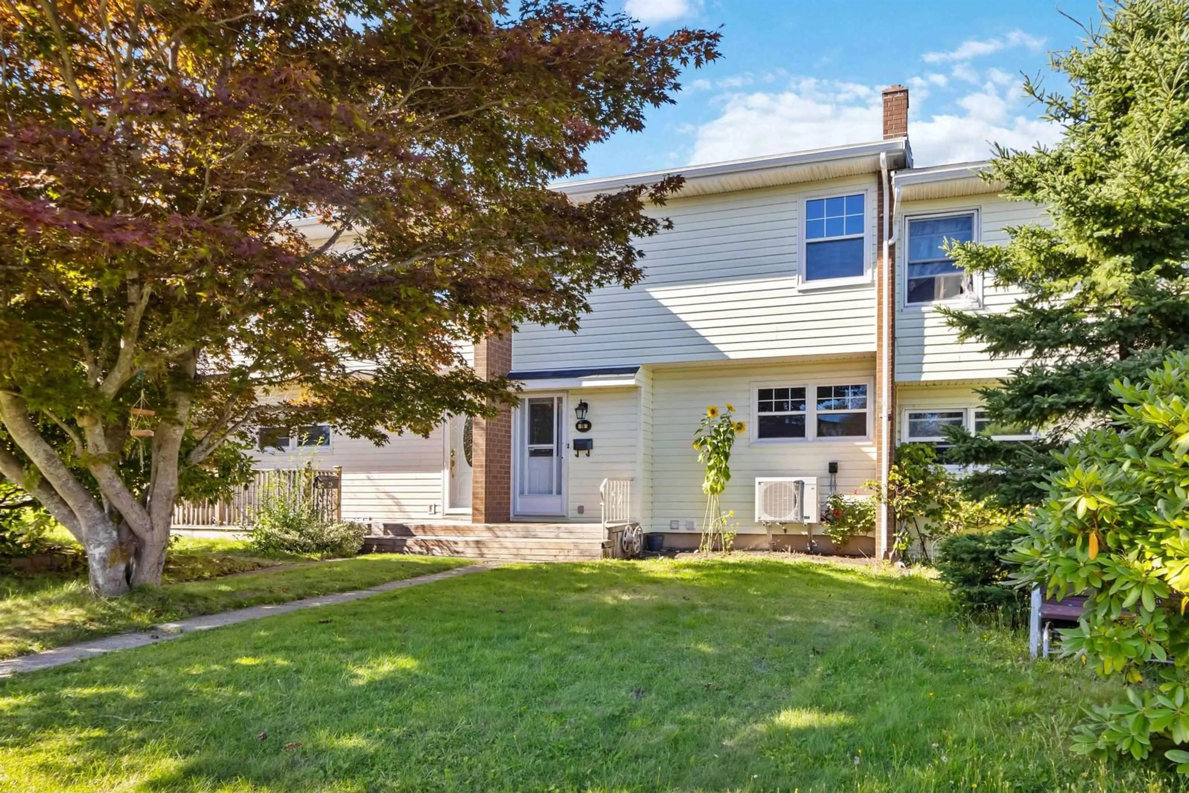 Home with vinyl exterior material, street for 19 Aberdeen Crt, Dartmouth Nova Scotia B2X 1K4