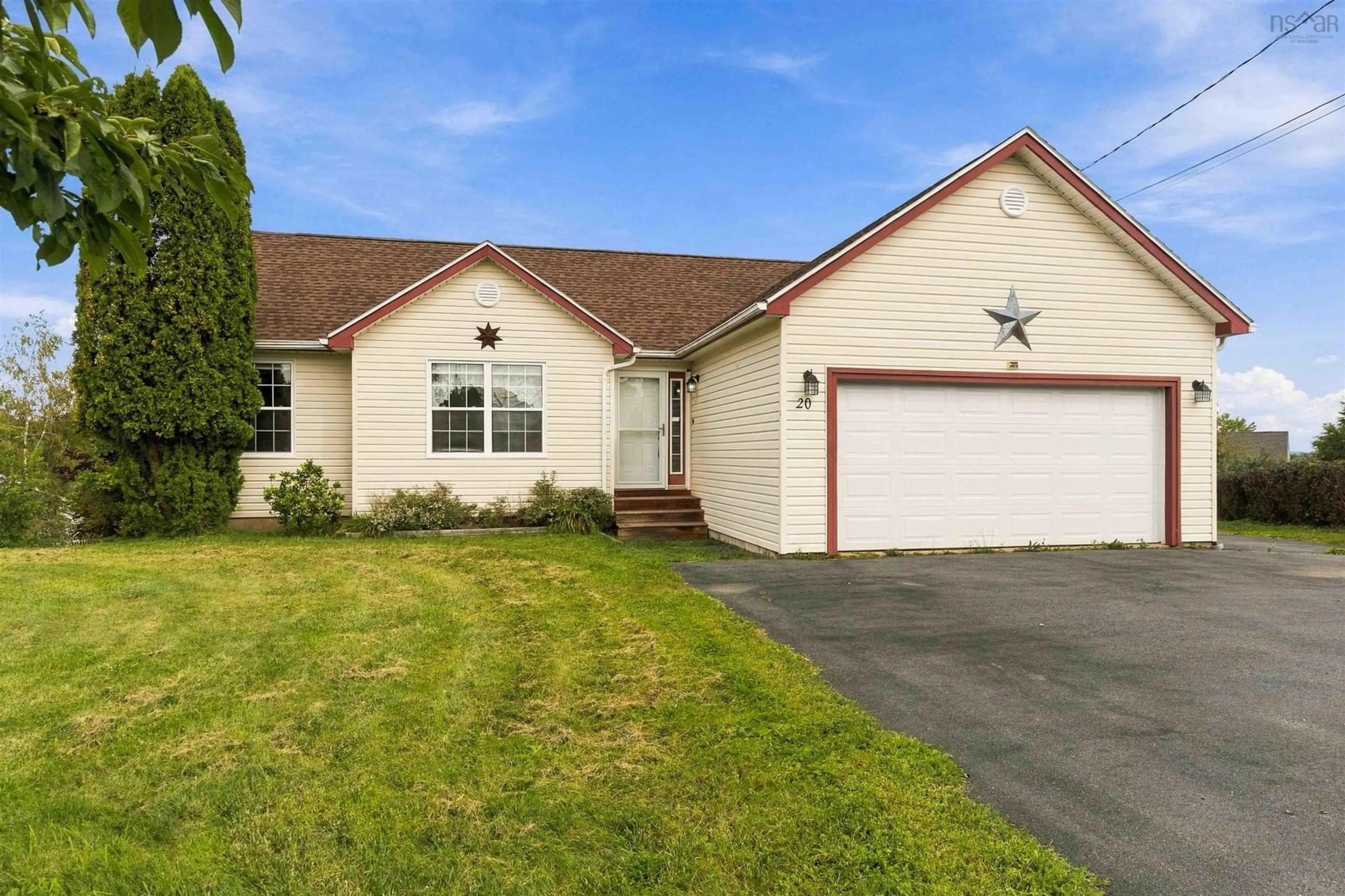 Home with vinyl exterior material, street for 20 Chelsea Crt, Falmouth Nova Scotia B0P 1P0