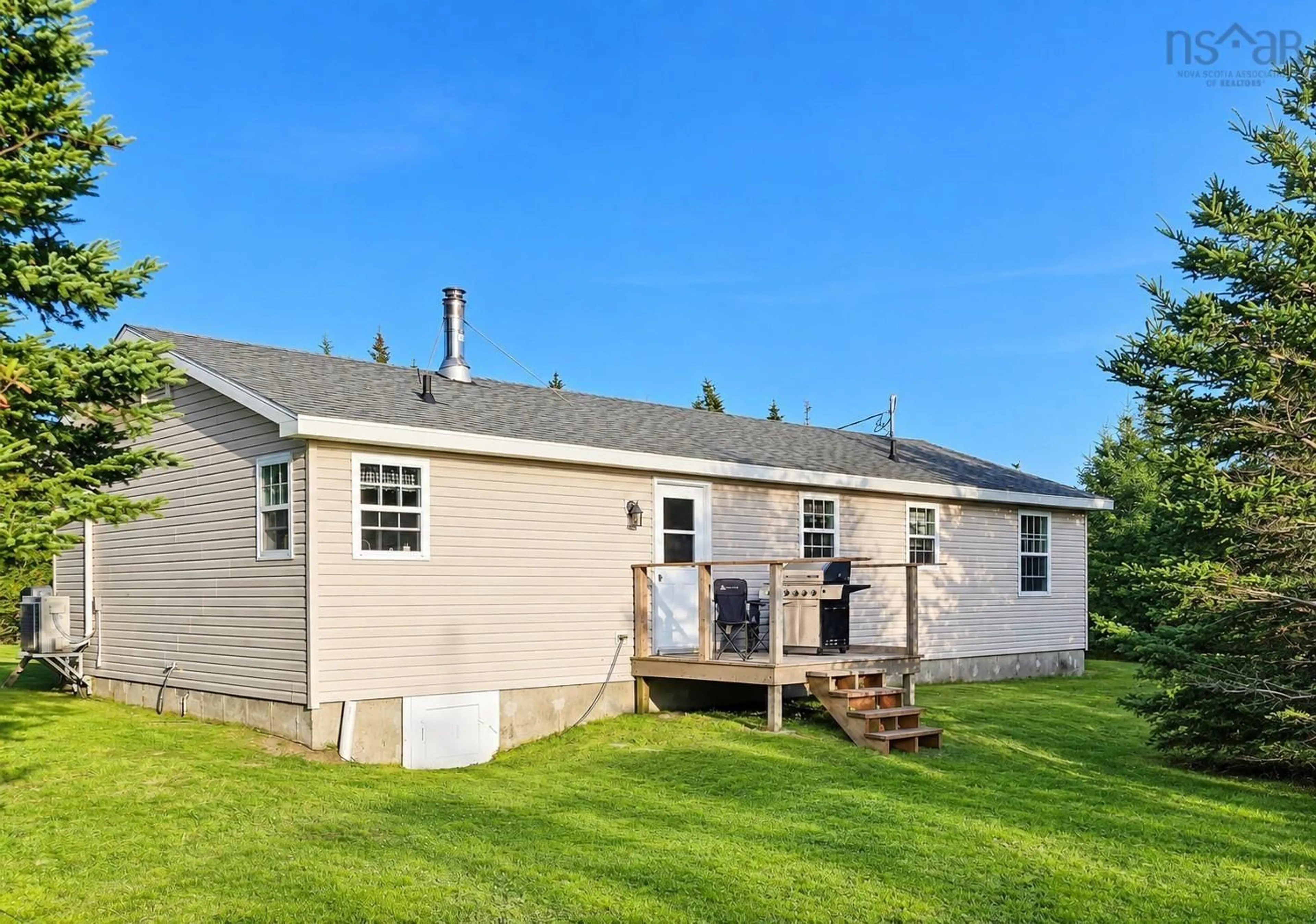 Home with vinyl exterior material, unknown for 1987 330 Hwy, Newellton Nova Scotia B0W 1P0