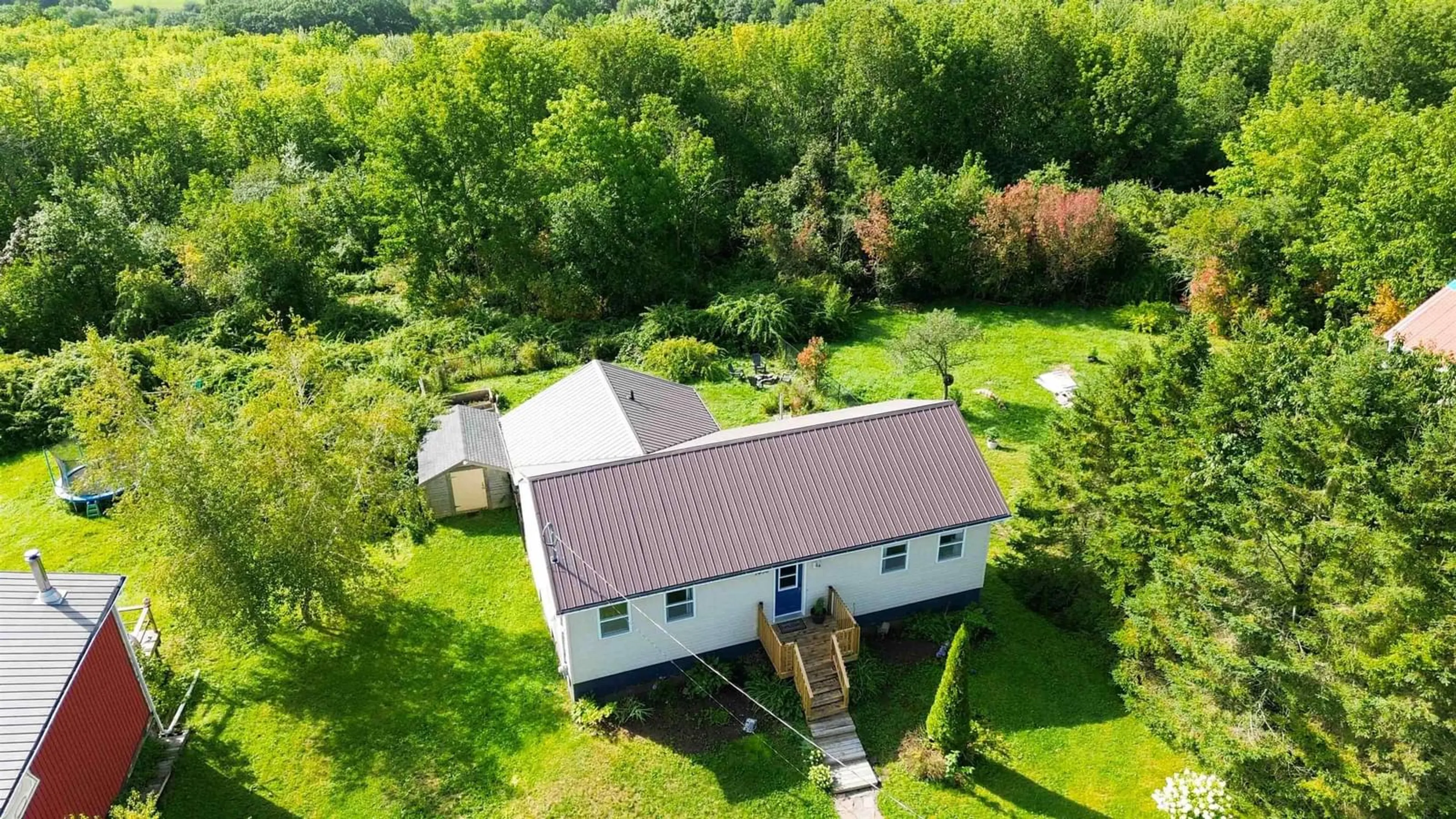 A pic from outside/outdoor area/front of a property/back of a property/a pic from drone, building for 1458 Ridge Rd, Wolfville Ridge Nova Scotia B4P 2R1