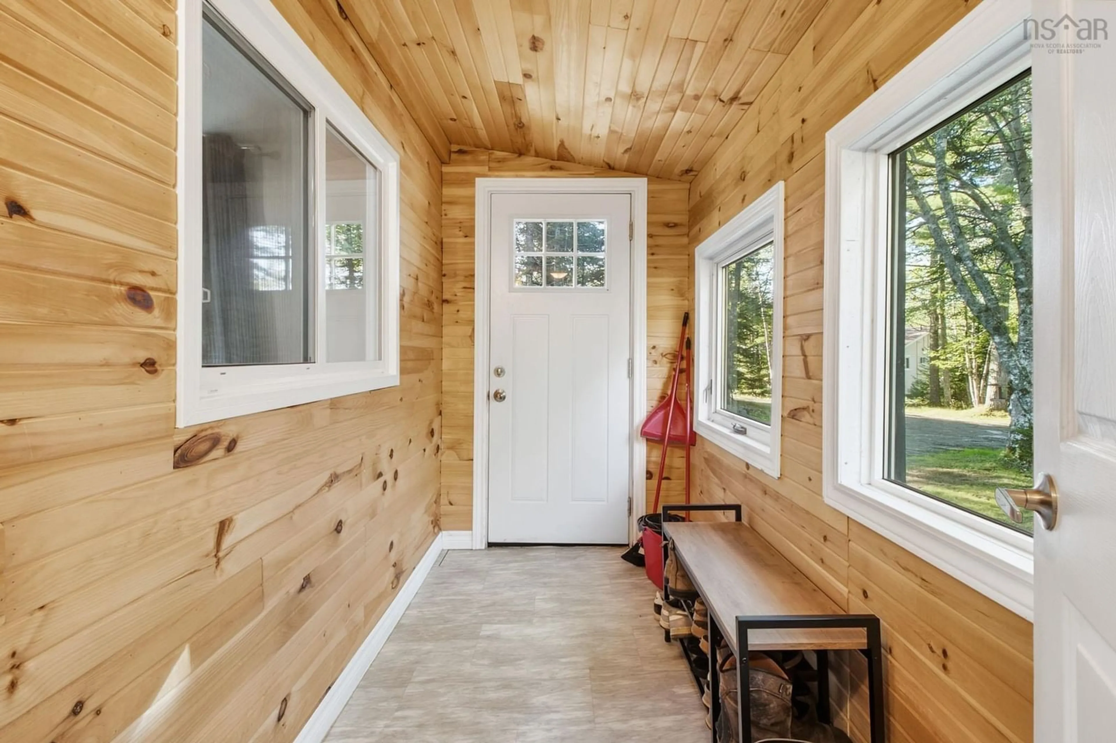 Indoor entryway for 87 North Uniacke Lake Rd, Mount Uniacke Nova Scotia B0N 1Z0