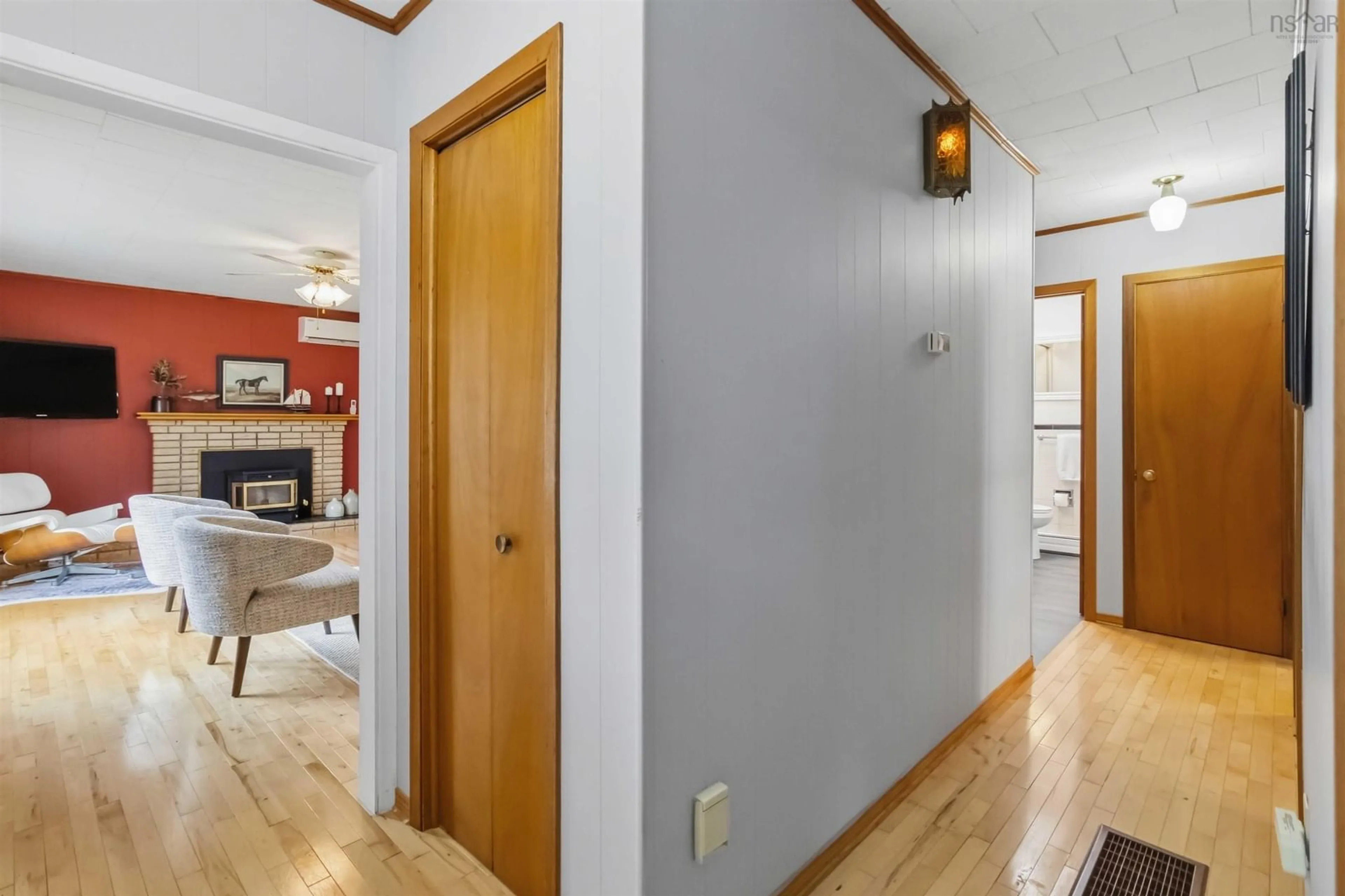 Indoor entryway for 49 Belleshire Dr, Sackville Nova Scotia B4C 1M4