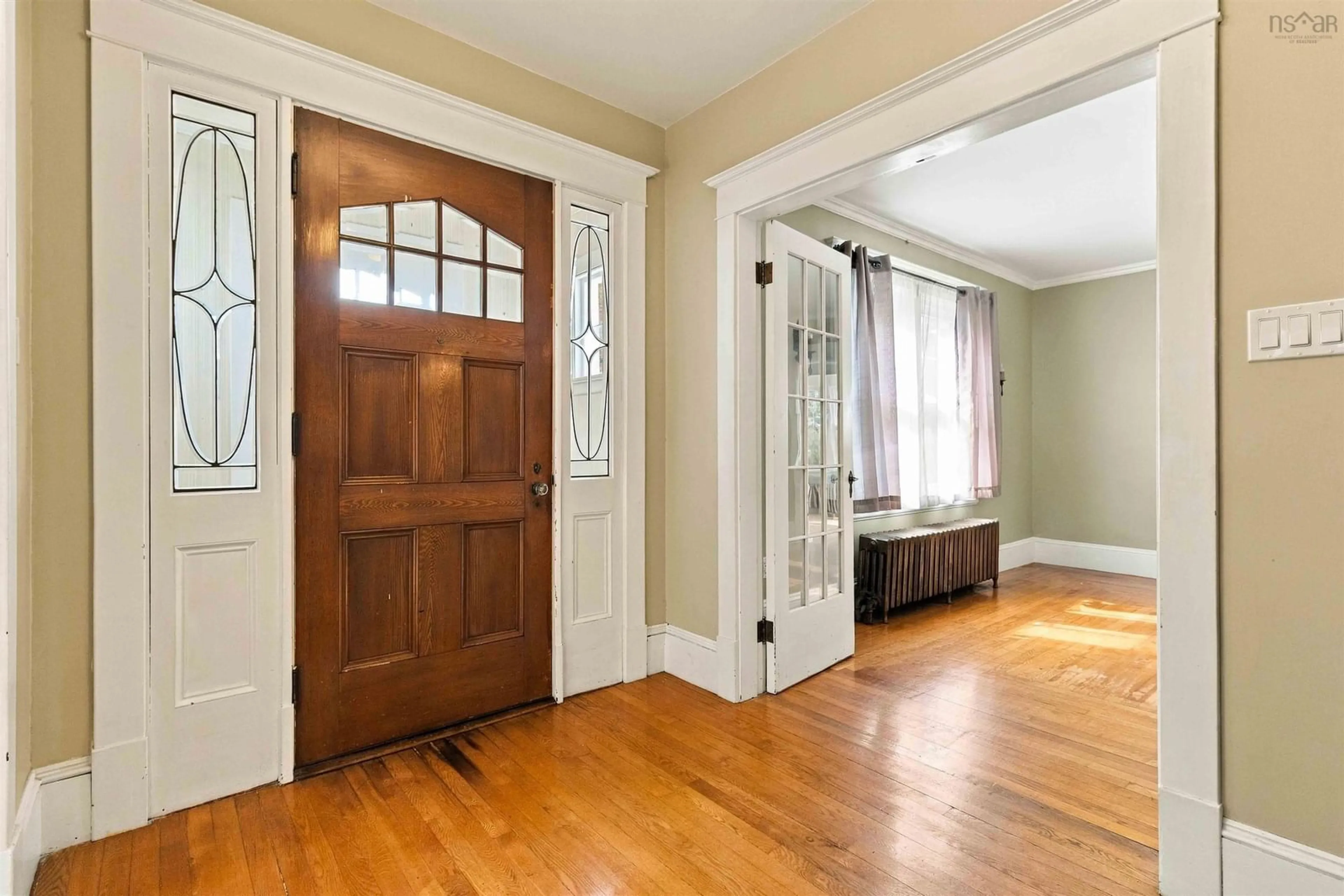 Indoor entryway for 43 Park St, Liverpool Nova Scotia B0T 1K0