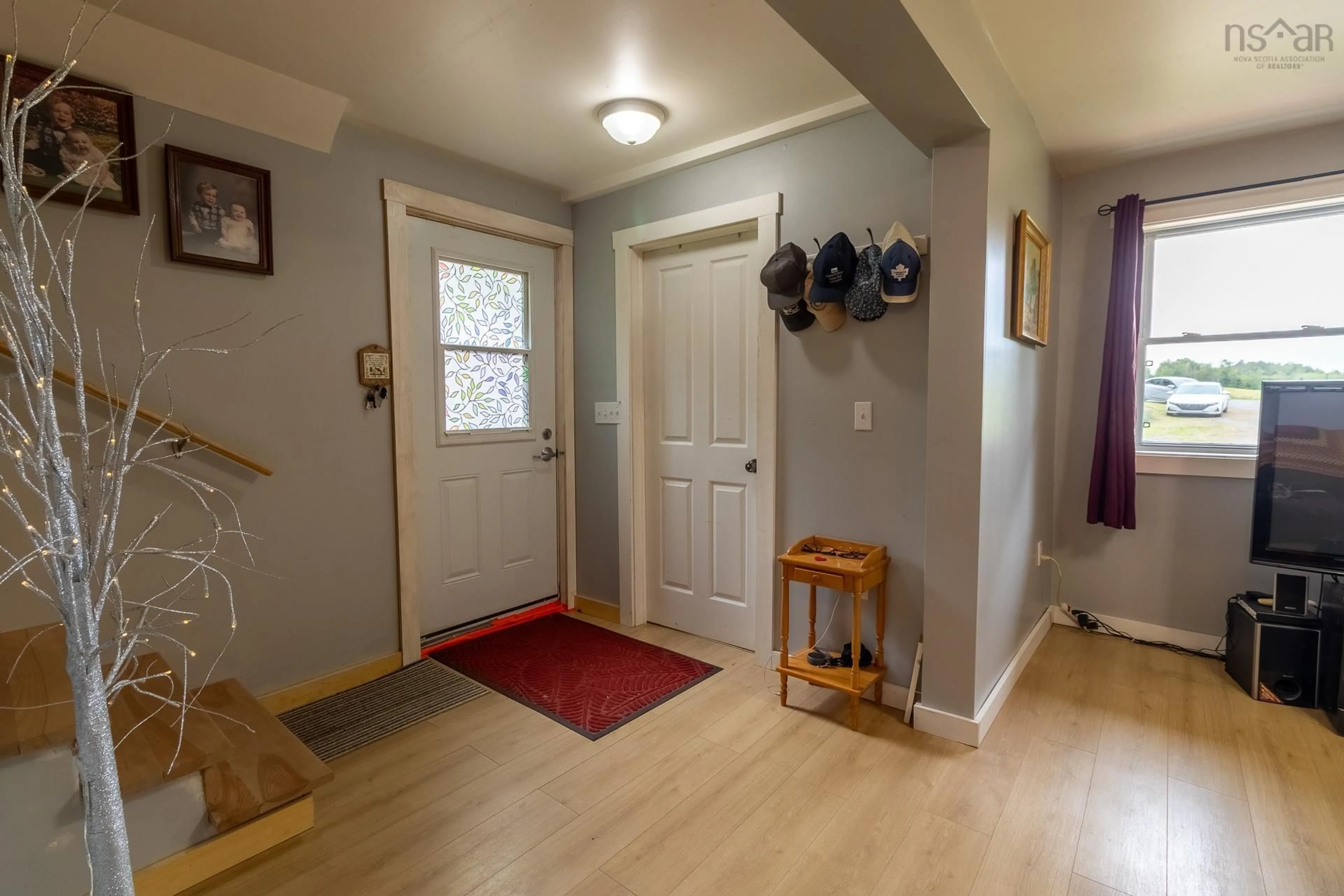 Indoor entryway for Buchanan Rd #178, South Berwick Nova Scotia B0P 1E0