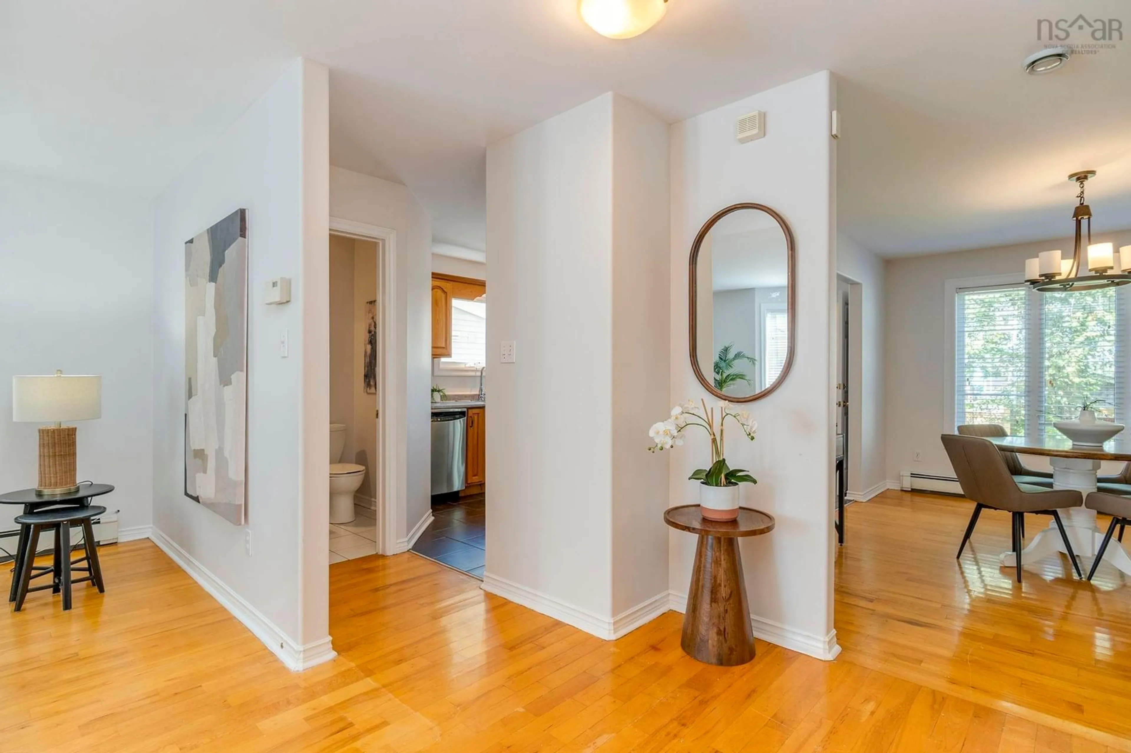 Indoor entryway for 6161 Lawrence St, Halifax Nova Scotia B3L 1J7