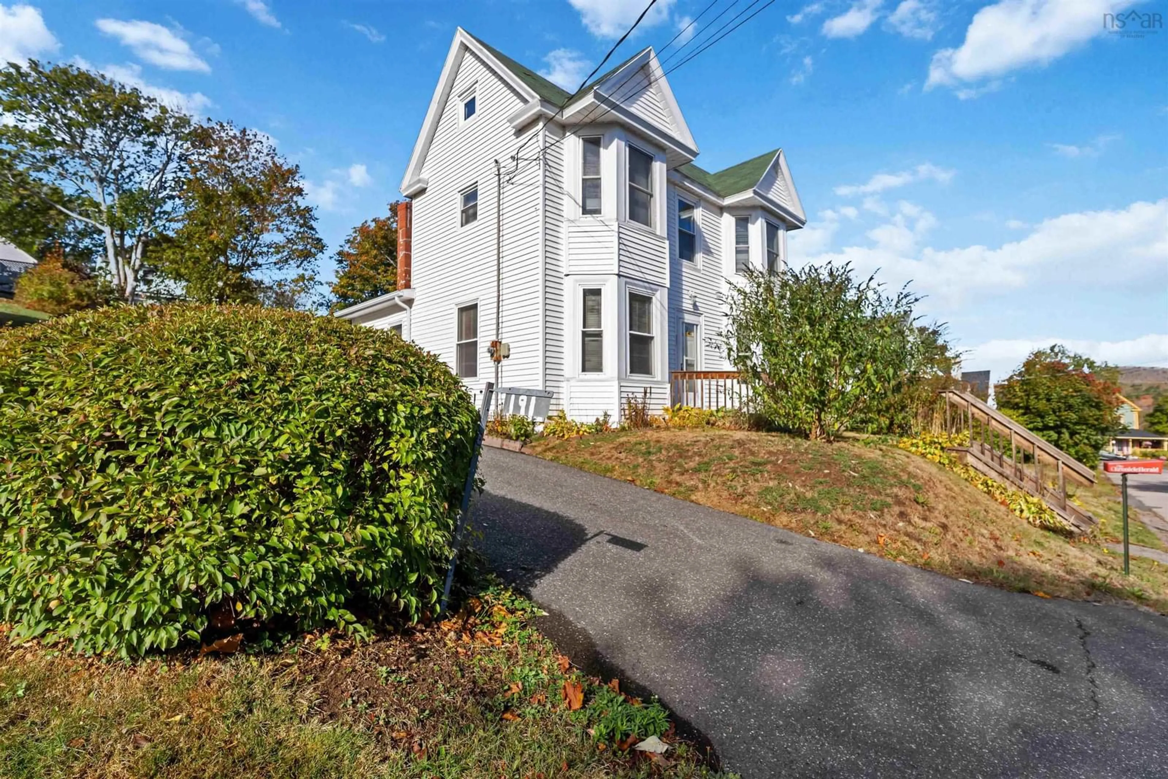 A pic from outside/outdoor area/front of a property/back of a property/a pic from drone, street for 191 Second Ave, Digby Nova Scotia B0V 1A0