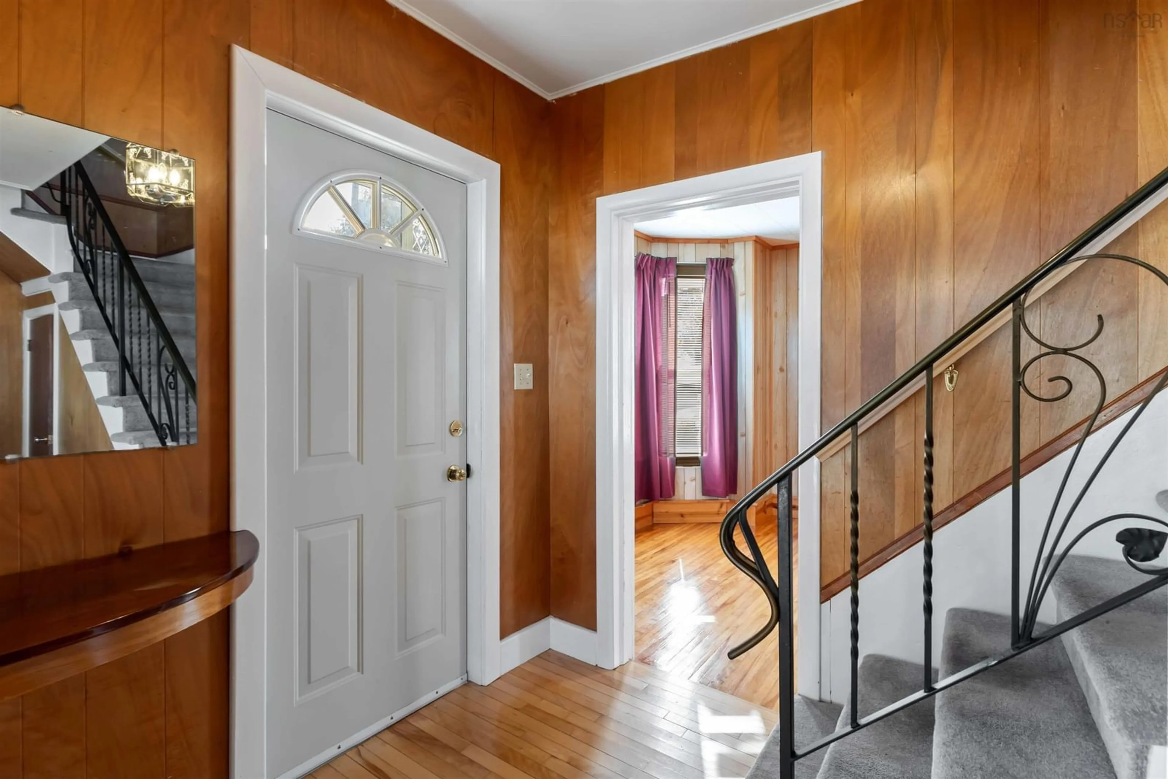 Indoor entryway for 191 Second Ave, Digby Nova Scotia B0V 1A0