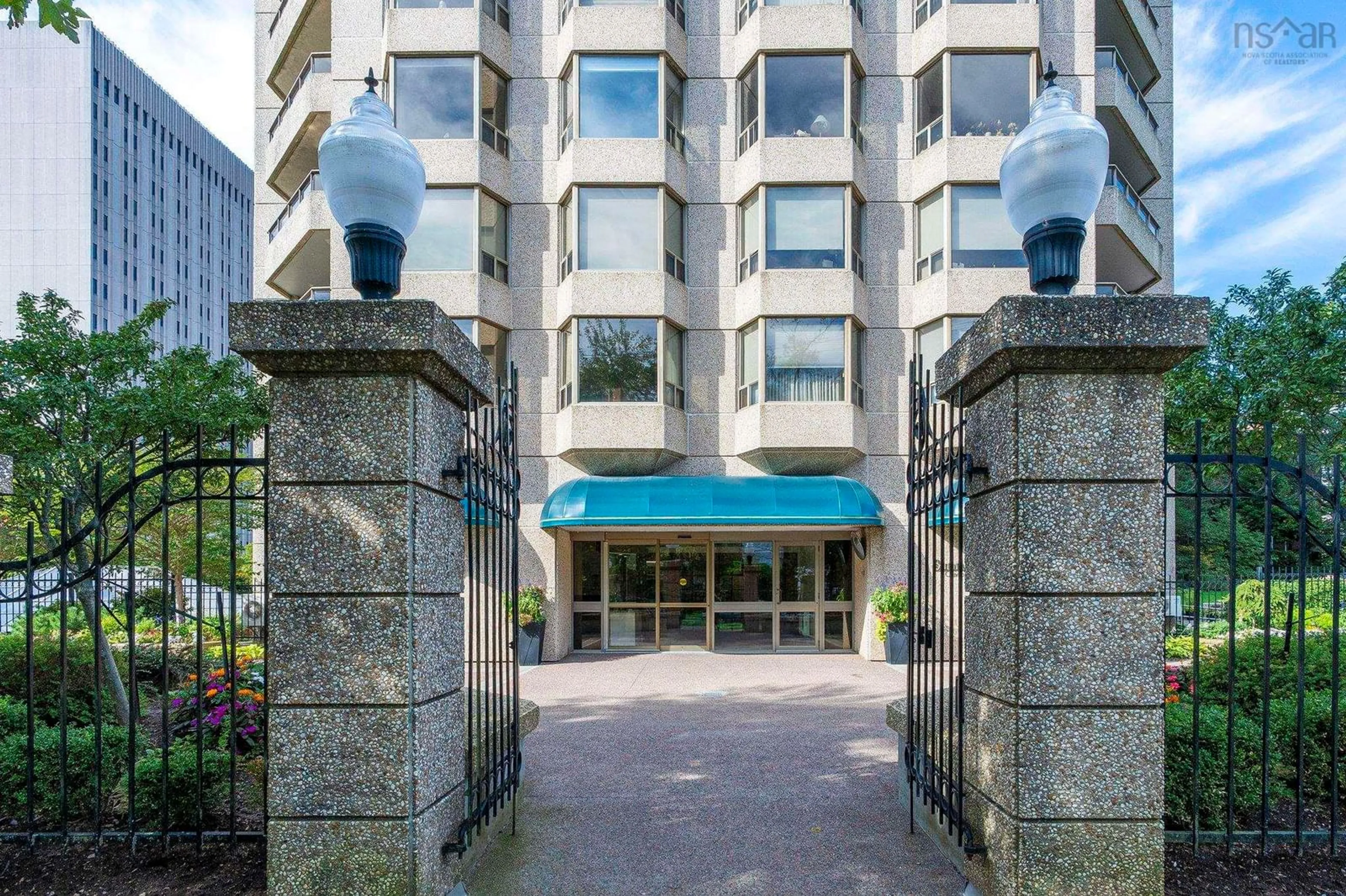 Indoor foyer for 1470 Summer St #304, Halifax Nova Scotia B3H 3A3
