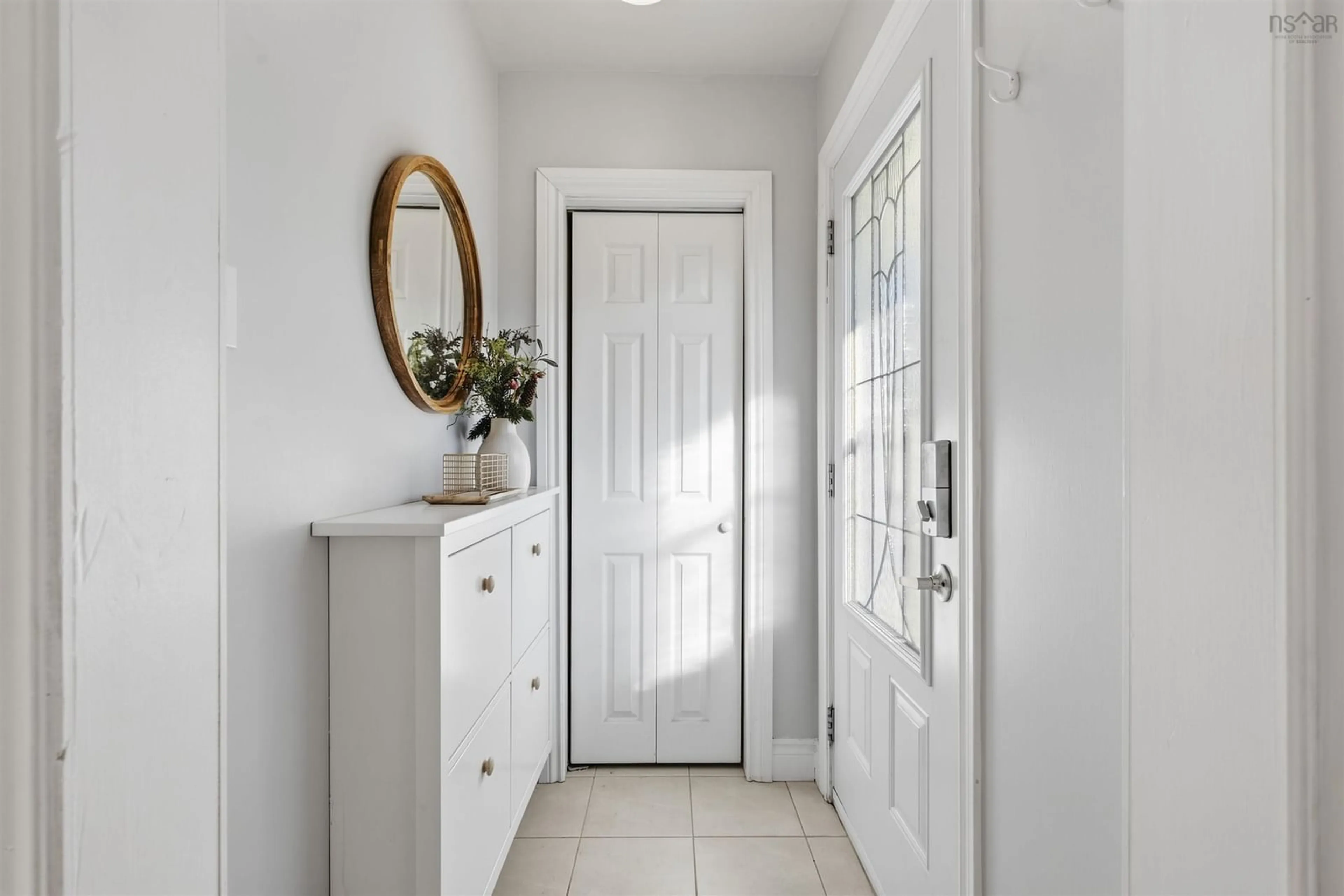 Indoor entryway for 6881 Vaughan Ave, Halifax Nova Scotia B3L 2L9