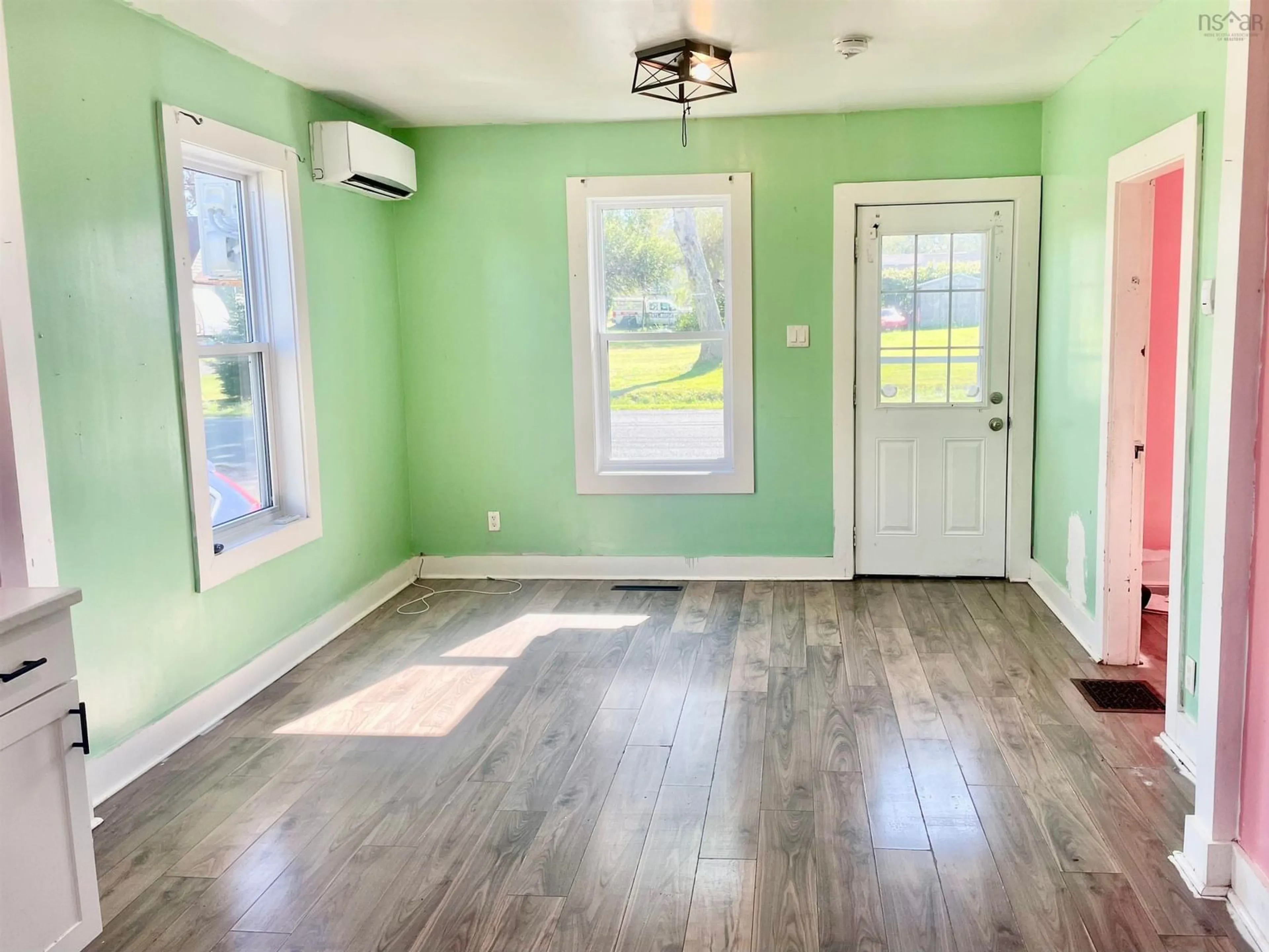 A pic of a room for 3691 Emerald St, New Waterford Nova Scotia B1H 1J4