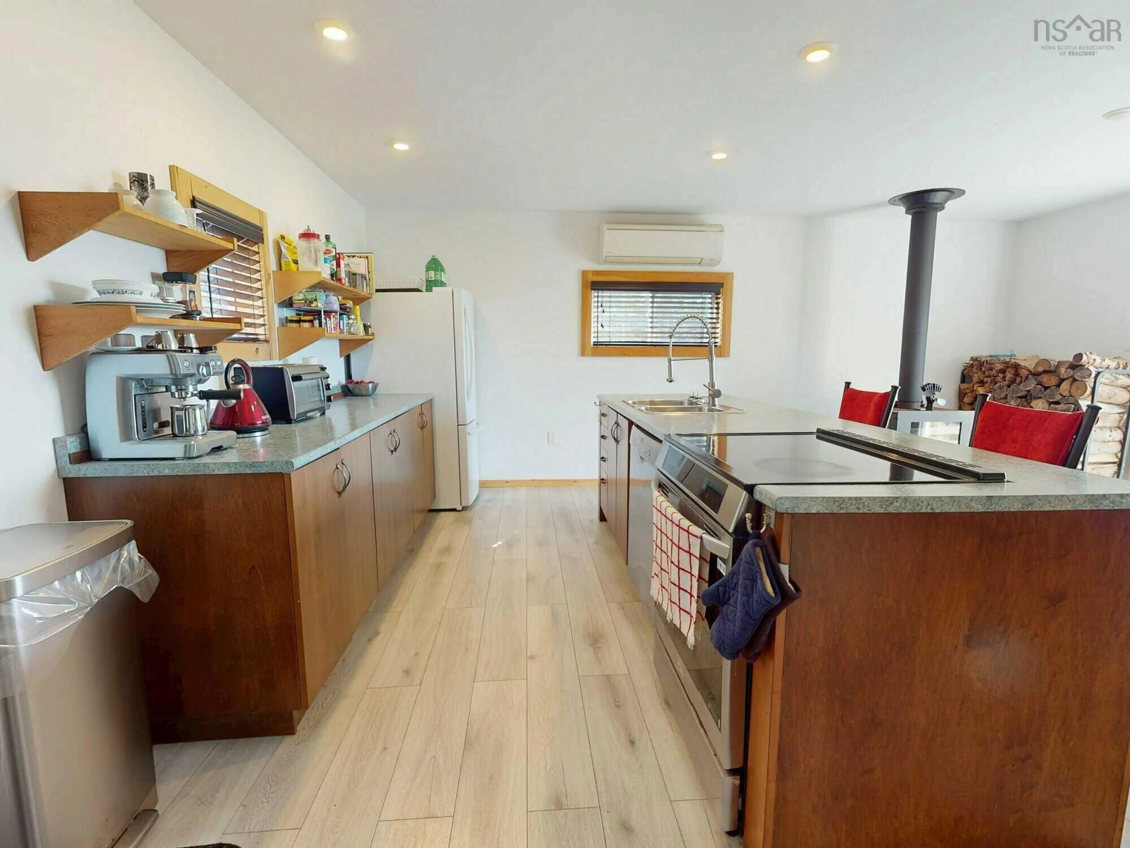 Standard kitchen, wood/laminate floor for 30 Seal Harbour Loop, Seal Harbour Nova Scotia B0H 1L0