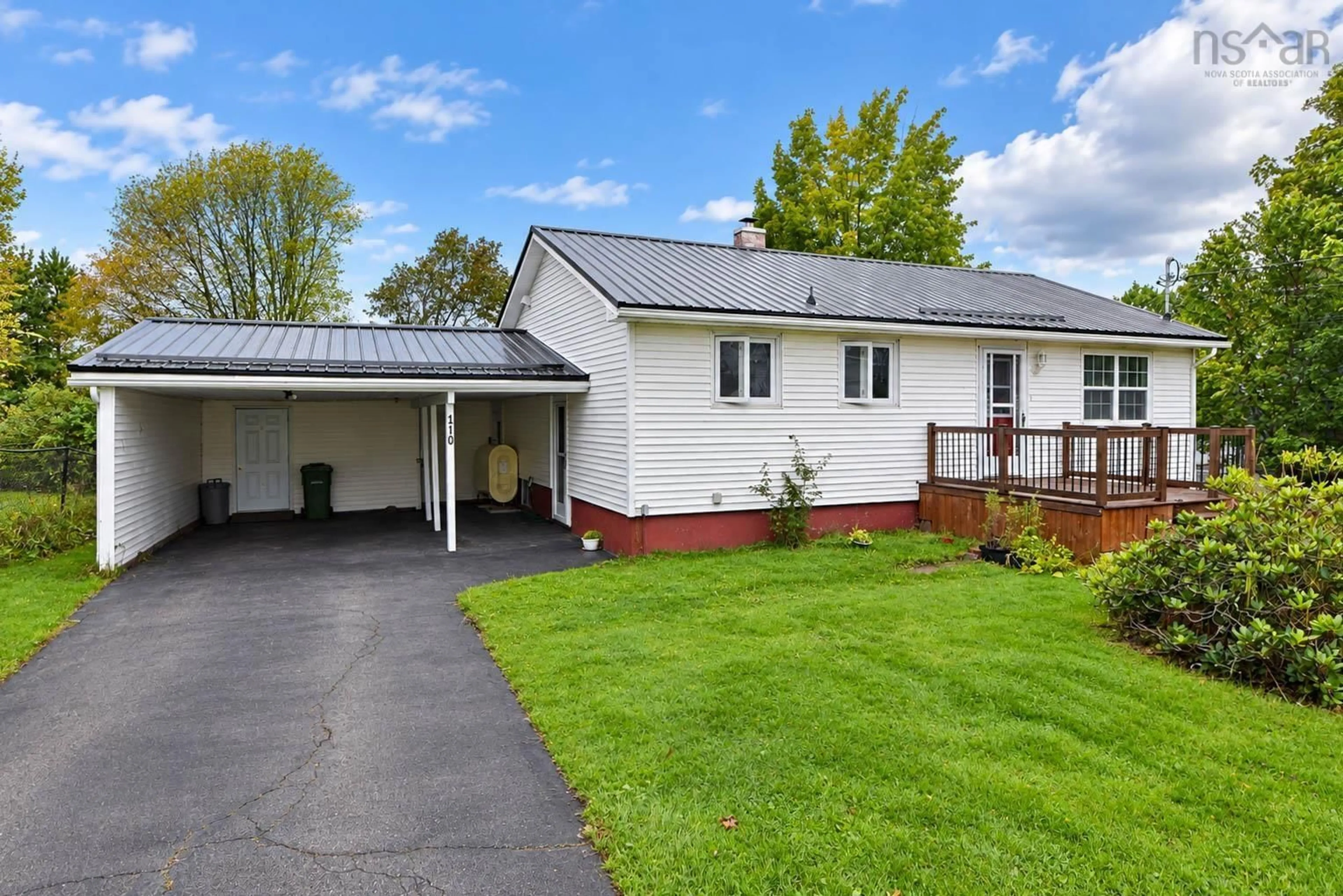 A pic from outside/outdoor area/front of a property/back of a property/a pic from drone, street for 110 Park St, Stellarton Nova Scotia B0K 1S0