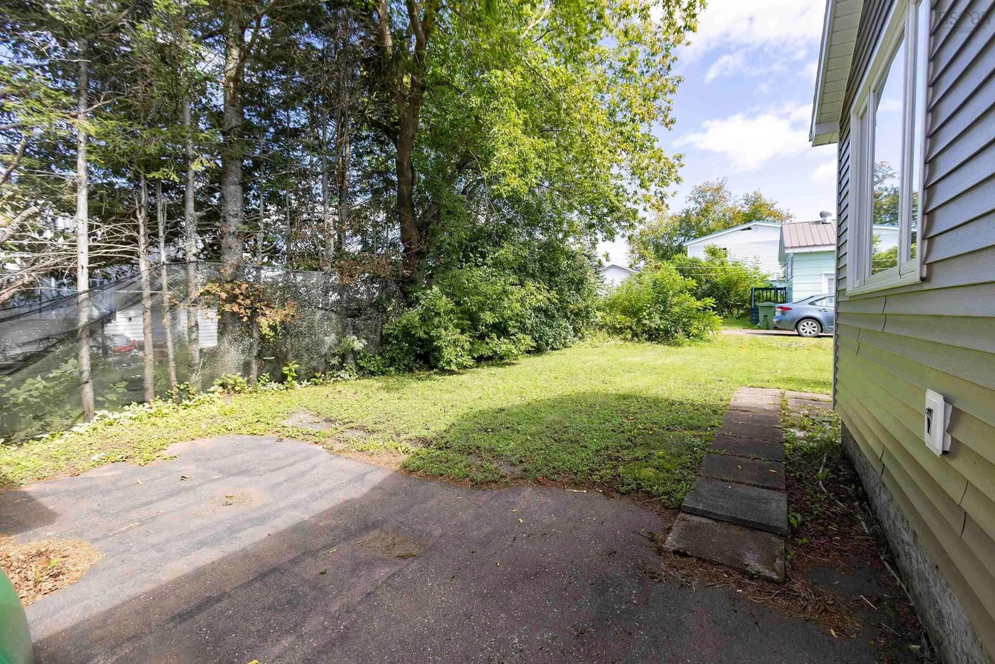 Patio, street for 52 Queen St, Springhill Nova Scotia B0M 1X0