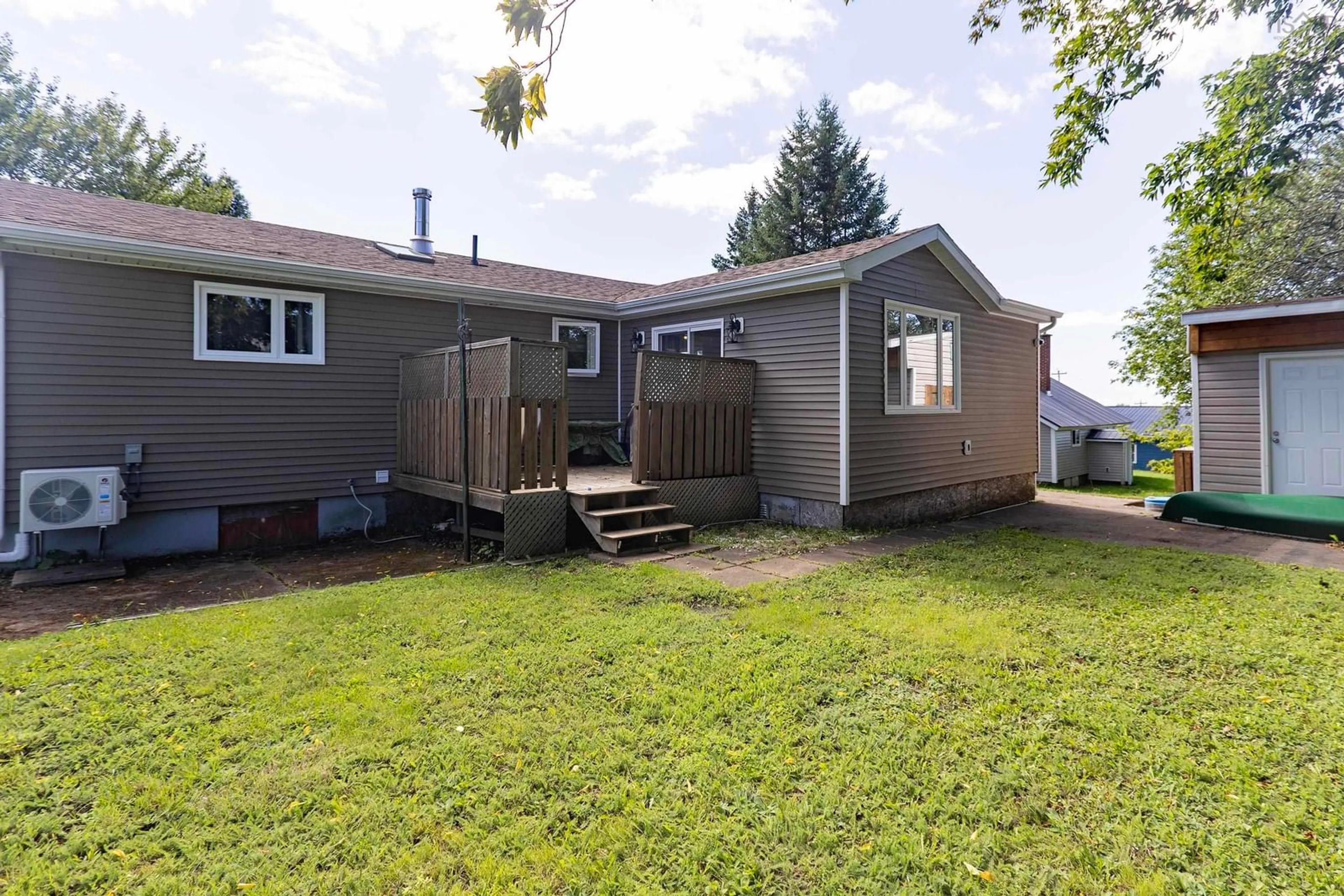 Unknown for 52 Queen St, Springhill Nova Scotia B0M 1X0