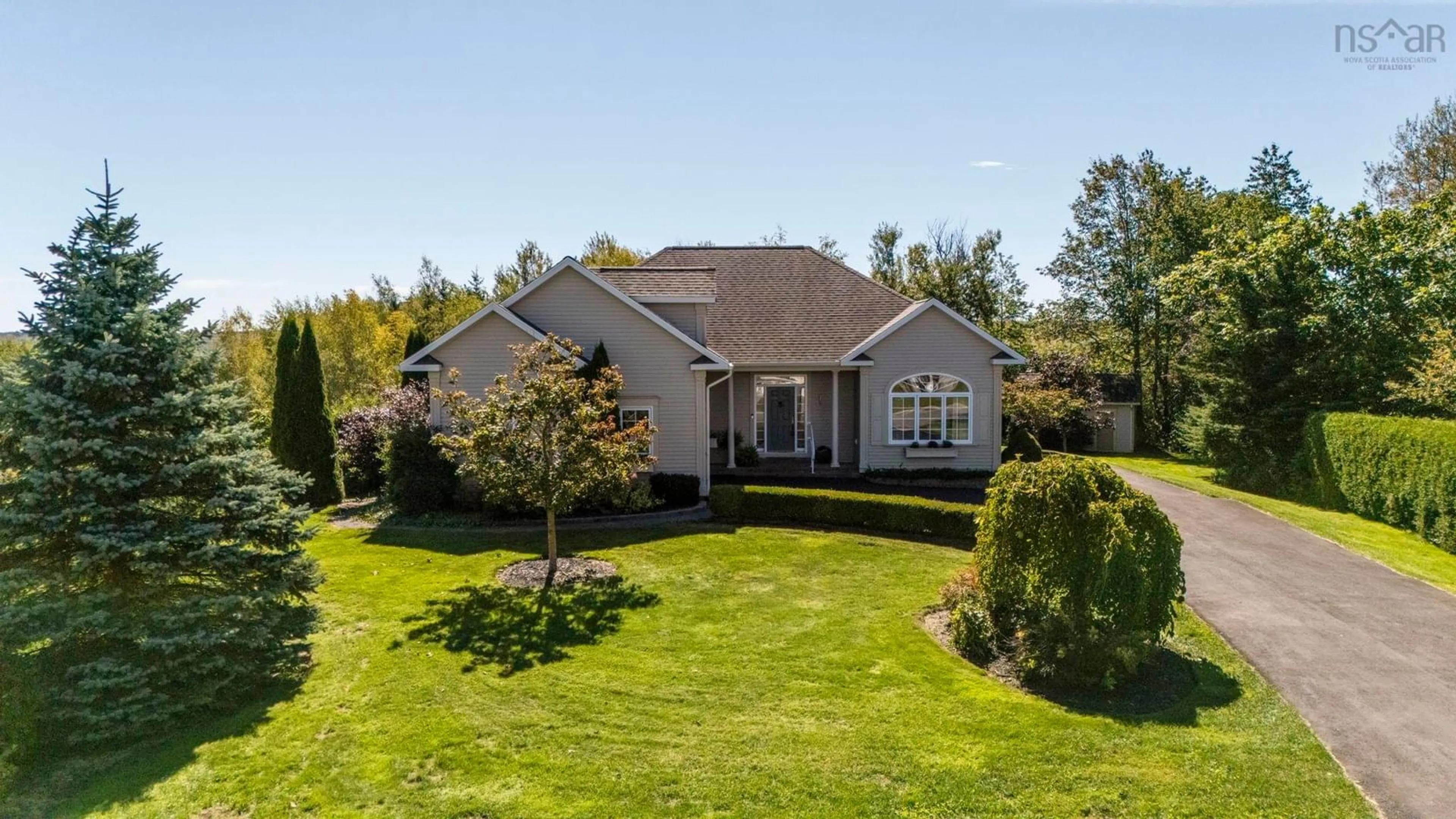 A pic from outside/outdoor area/front of a property/back of a property/a pic from drone, unknown for 35 Deer Haven Dr, Kentville Nova Scotia B4N 0B8