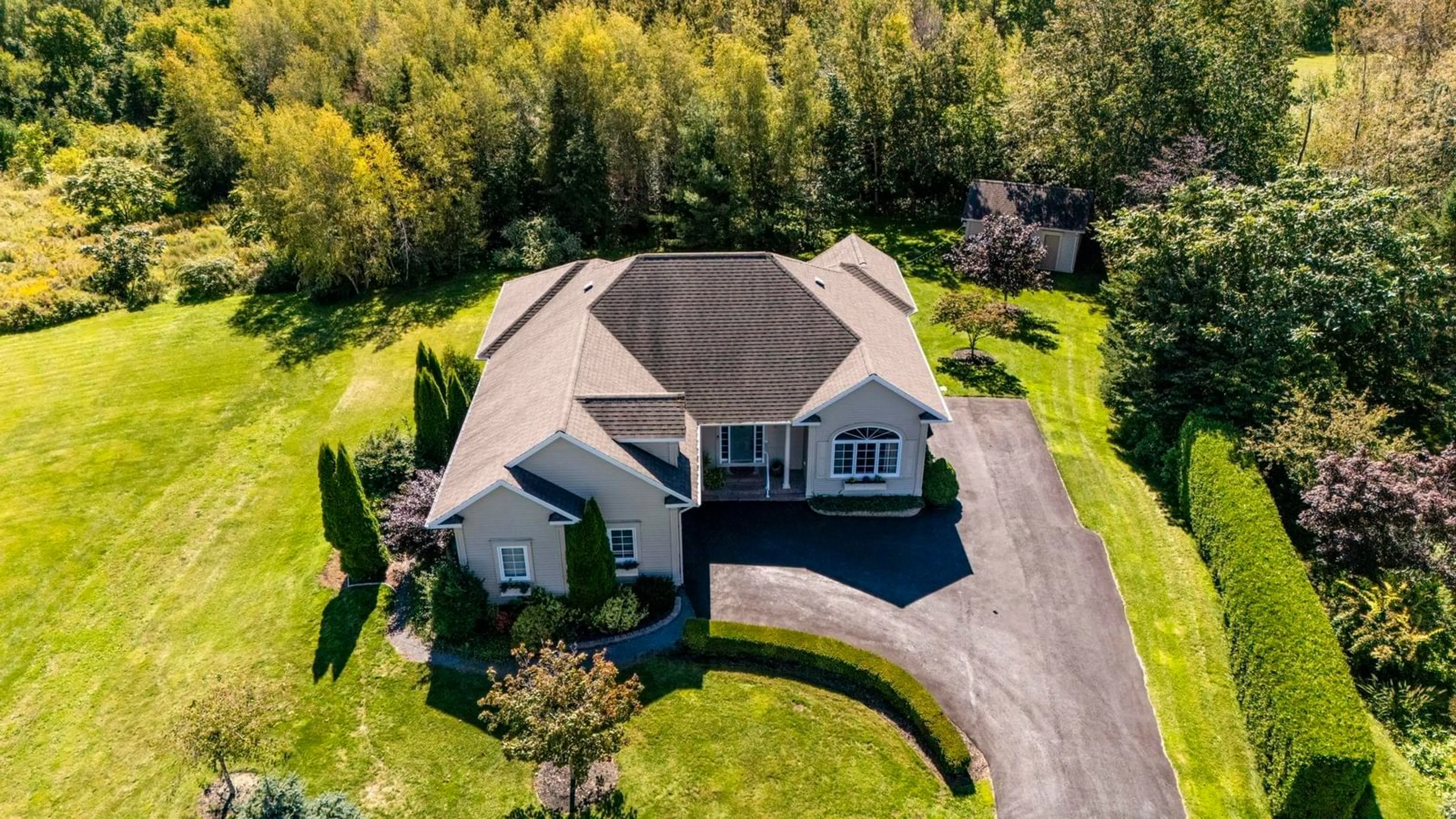 A pic from outside/outdoor area/front of a property/back of a property/a pic from drone, unknown for 35 Deer Haven Dr, Kentville Nova Scotia B4N 0B8