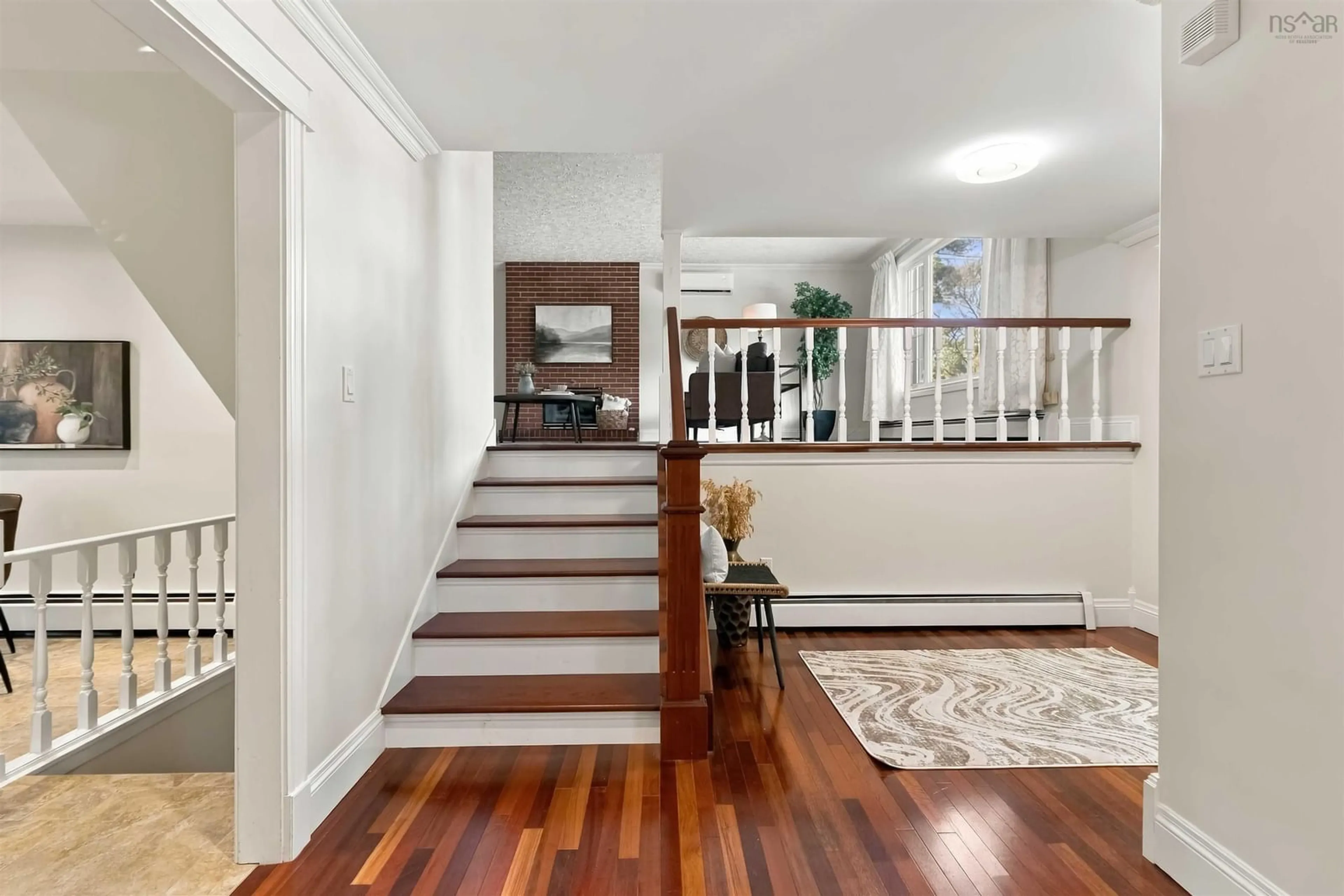 Indoor entryway for 8 Banks Crt, Dartmouth Nova Scotia B2X 2Y6