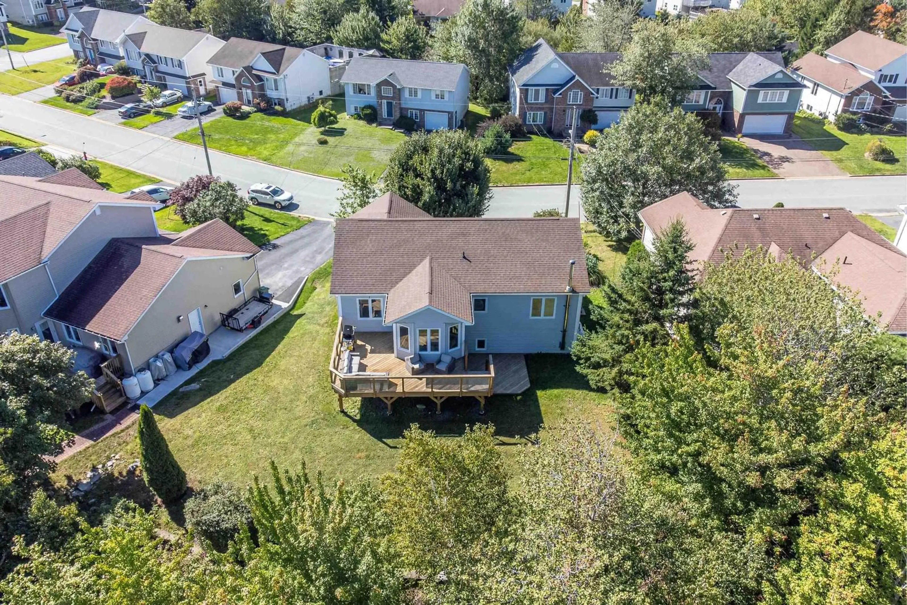 A pic from outside/outdoor area/front of a property/back of a property/a pic from drone, street for 50 Parkedge Cres, Cole Harbour Nova Scotia B2V 2V1