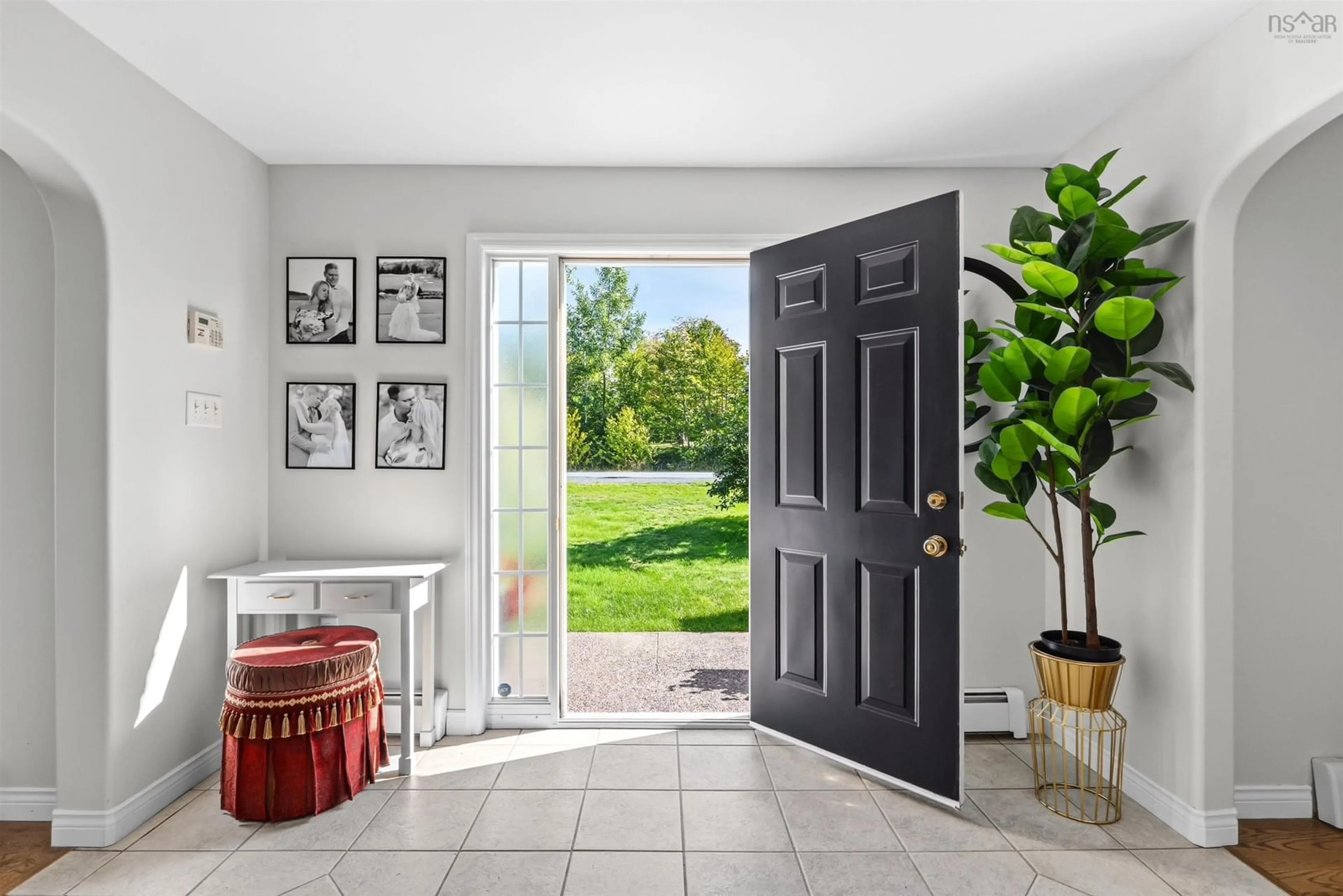 Indoor entryway for 116 Thompson Run, Hammonds Plains Nova Scotia B4B 1T7
