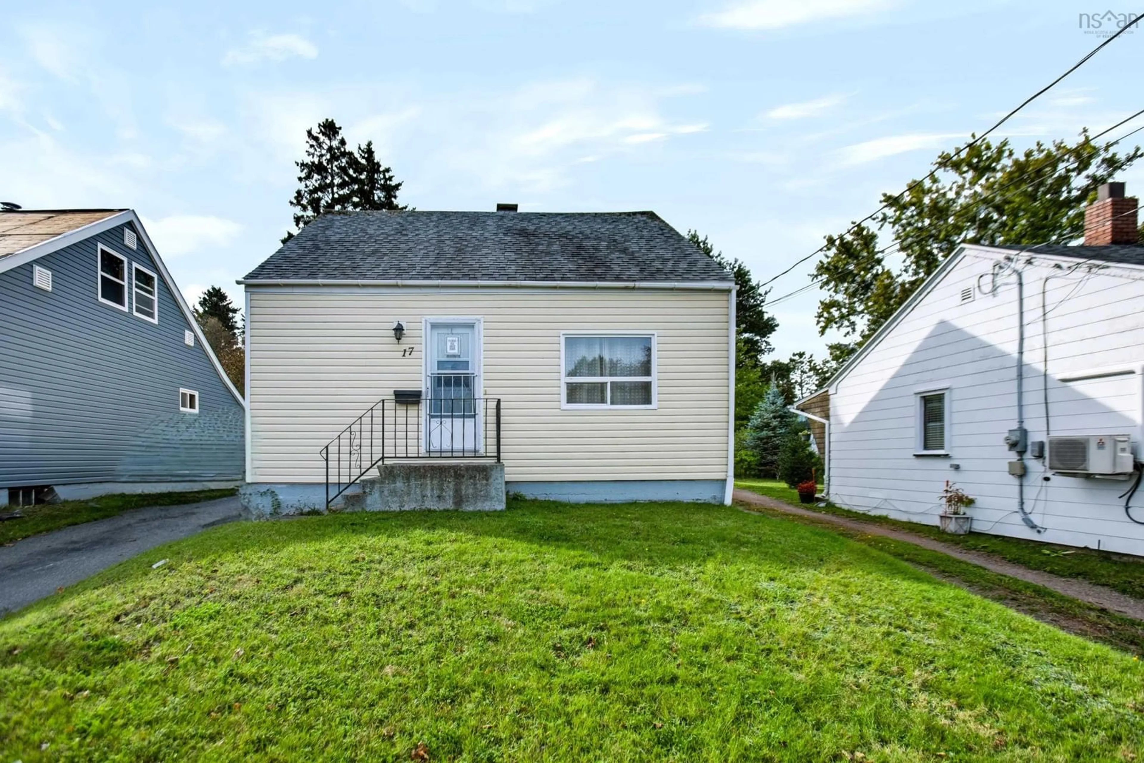 Home with vinyl exterior material, street for 17 East Pleasant St, Amherst Nova Scotia B4H 1M6