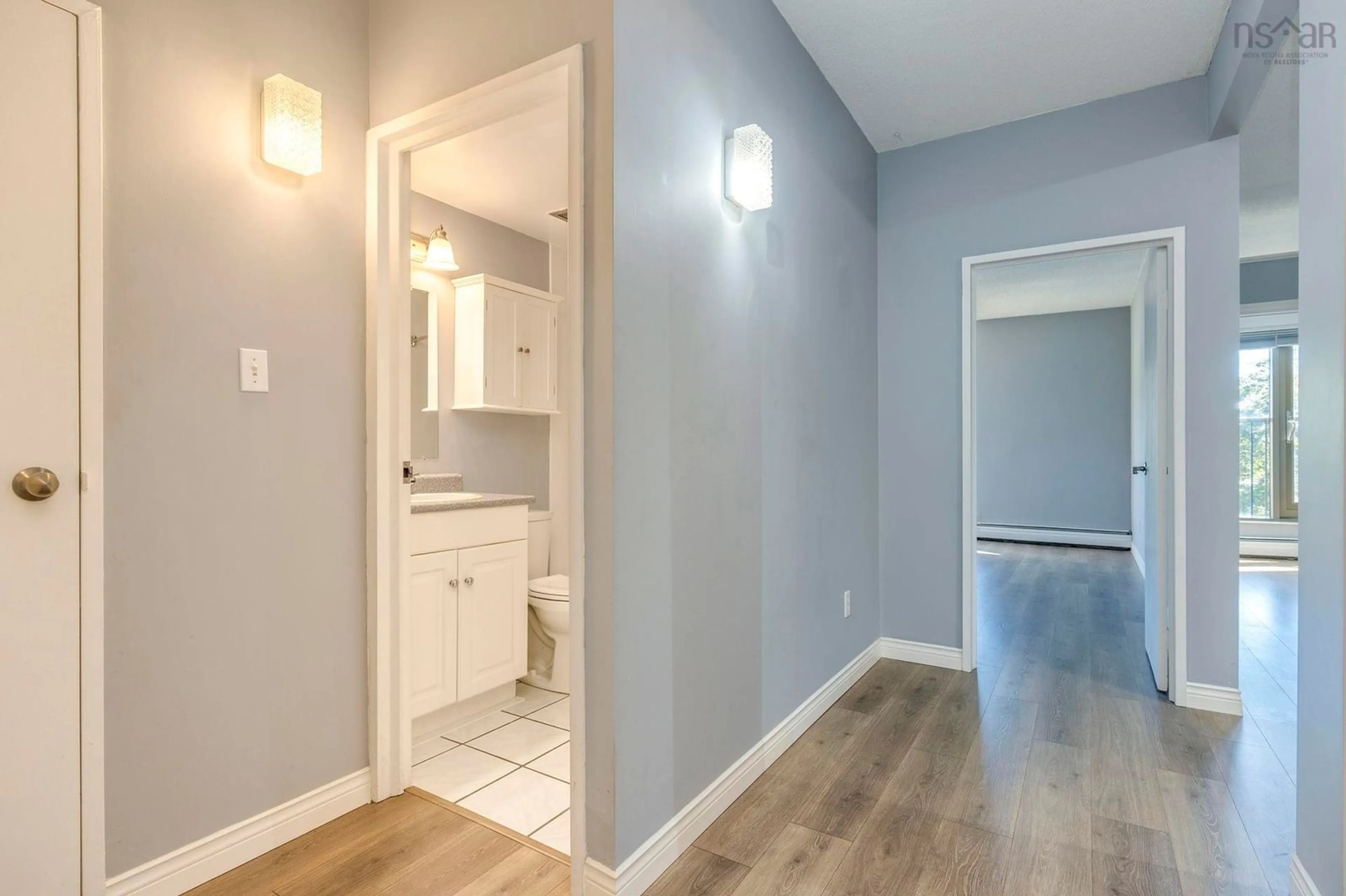 Indoor entryway for 6369 Coburg Rd #304, Halifax Nova Scotia B3H 4J7