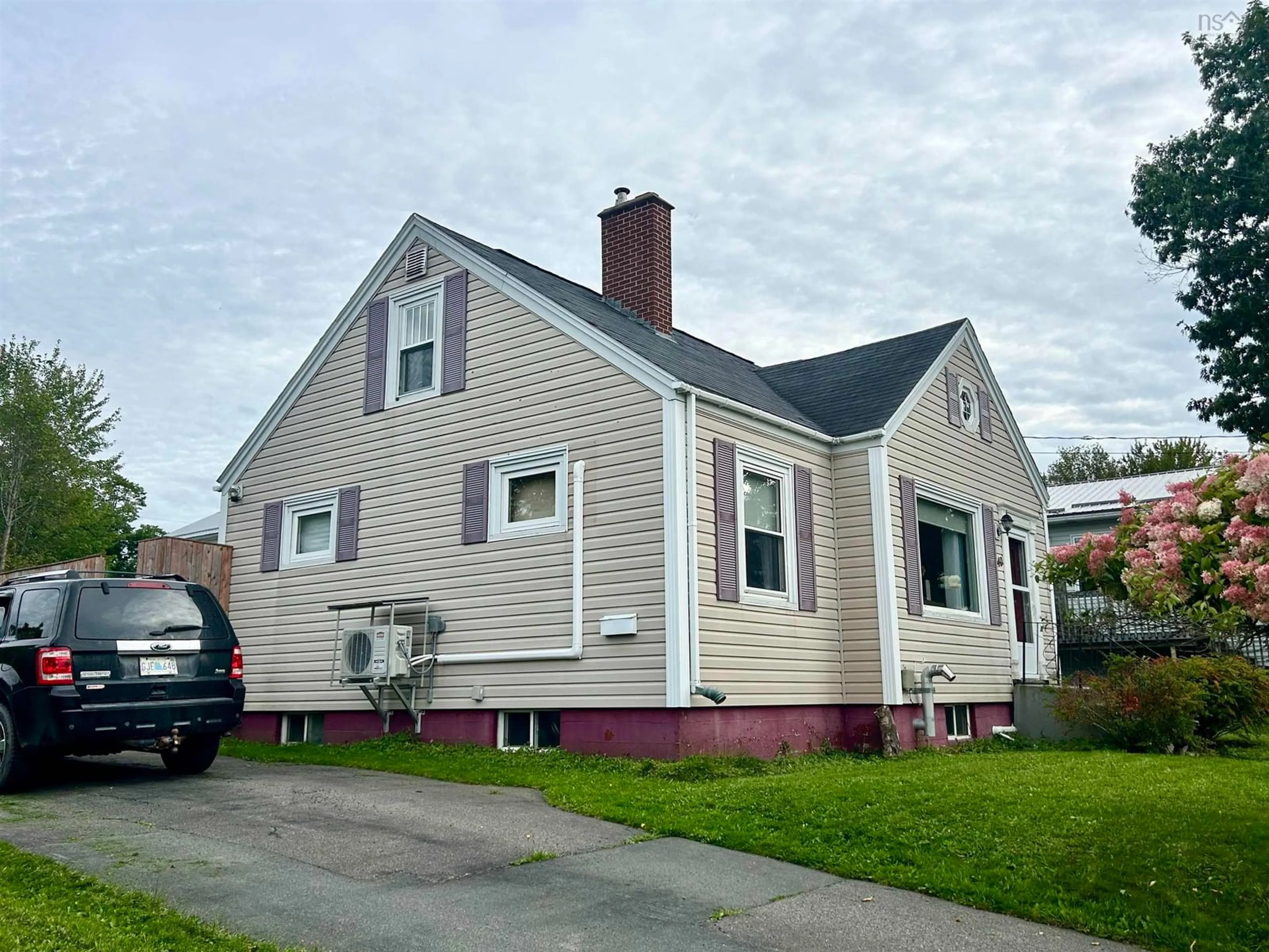 Home with vinyl exterior material, street for 140 Roderick St, New Glasgow Nova Scotia B2H 3Y4