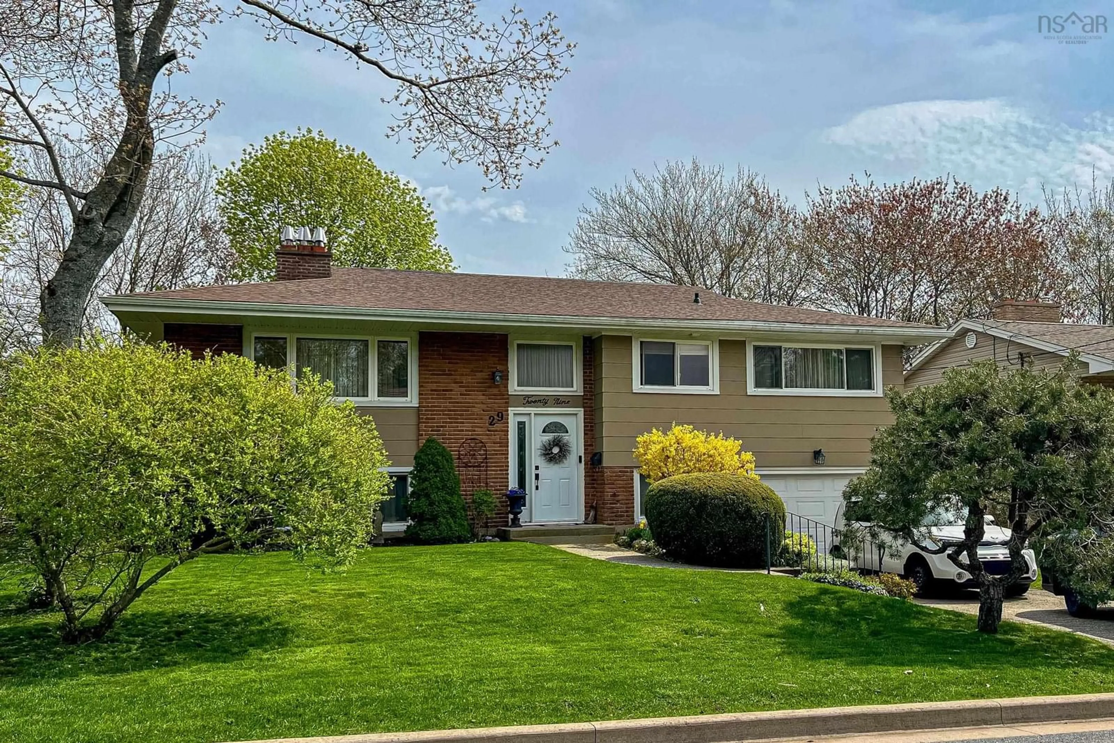 Home with vinyl exterior material, street for 29 Landrace Cres, Dartmouth Nova Scotia B2W 2P8