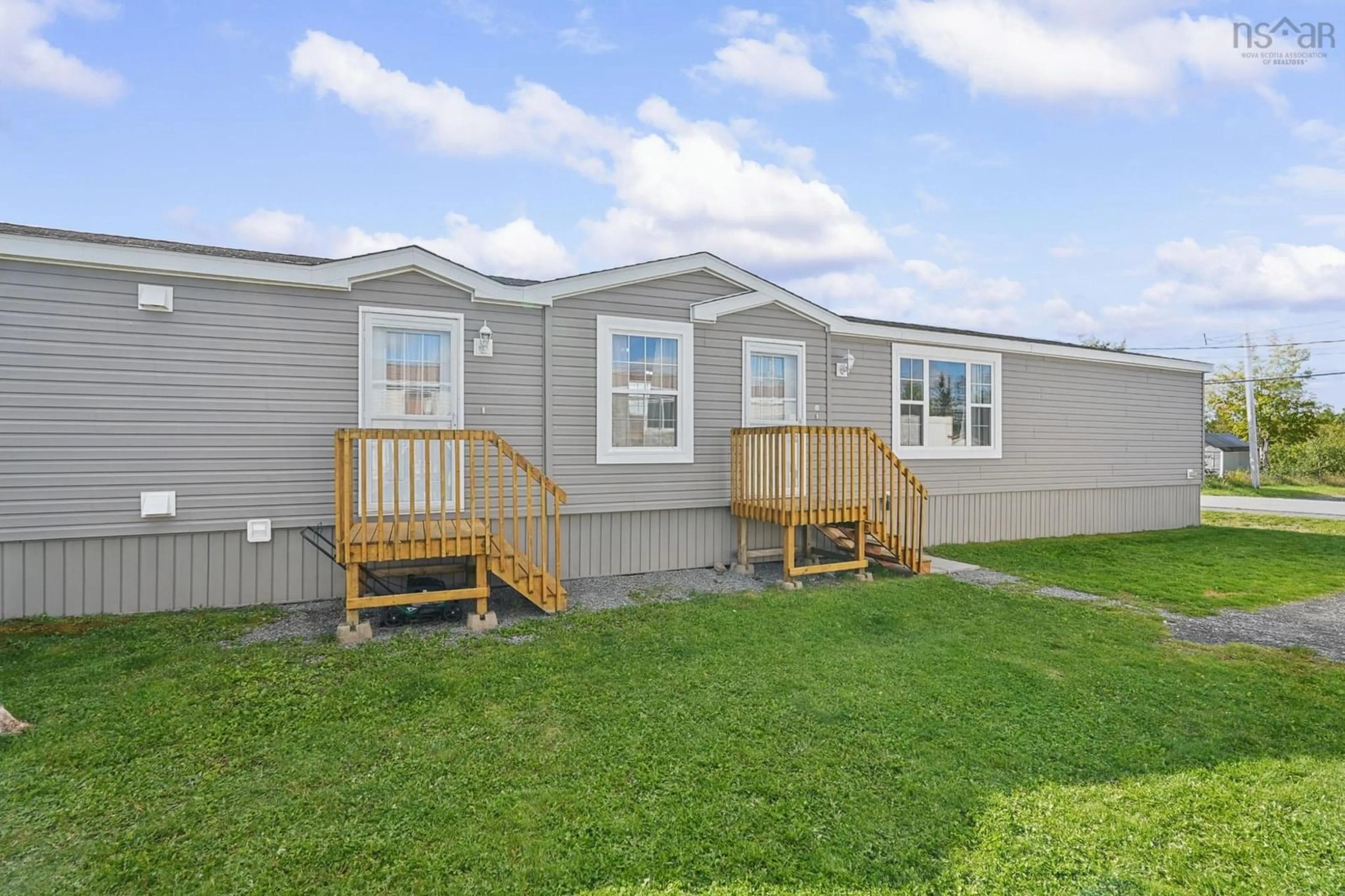 Home with vinyl exterior material, unknown for 32 Davis Dr, South Uniacke Nova Scotia B0N 1Z0