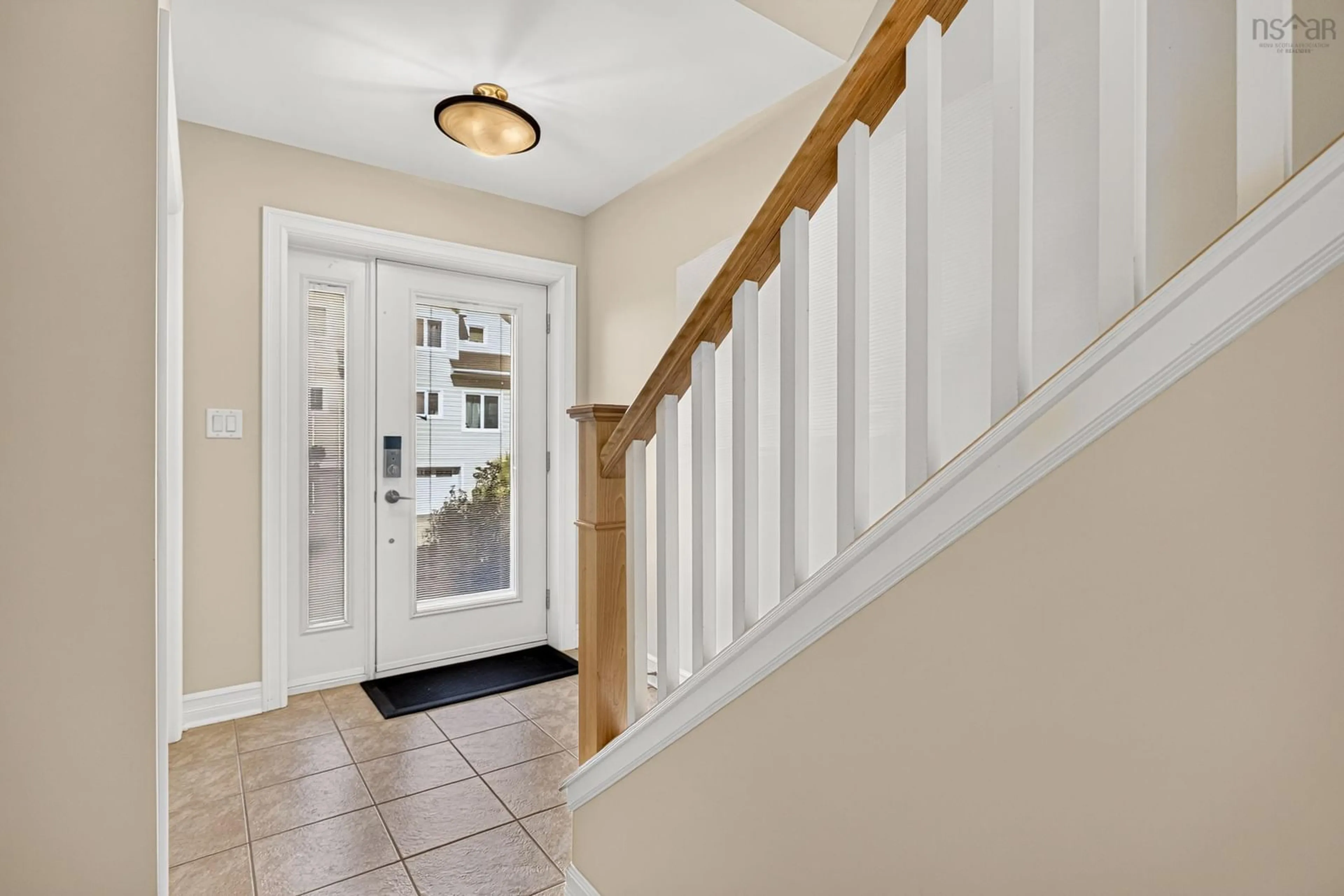 Indoor entryway for 3848 Mont Blanc Terr, Halifax Peninsula Nova Scotia B3K 6R3
