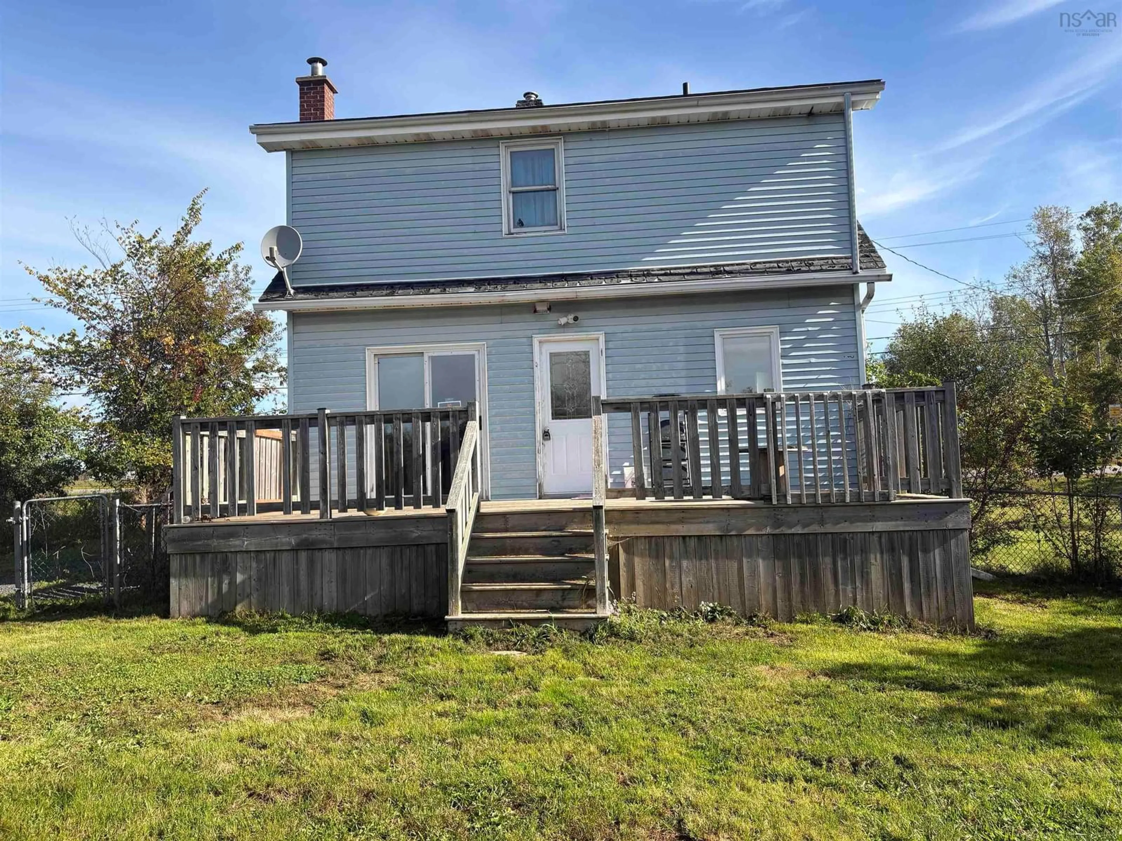A pic from outside/outdoor area/front of a property/back of a property/a pic from drone, unknown for 295 Park St, New Glasgow Nova Scotia B2H 5B7